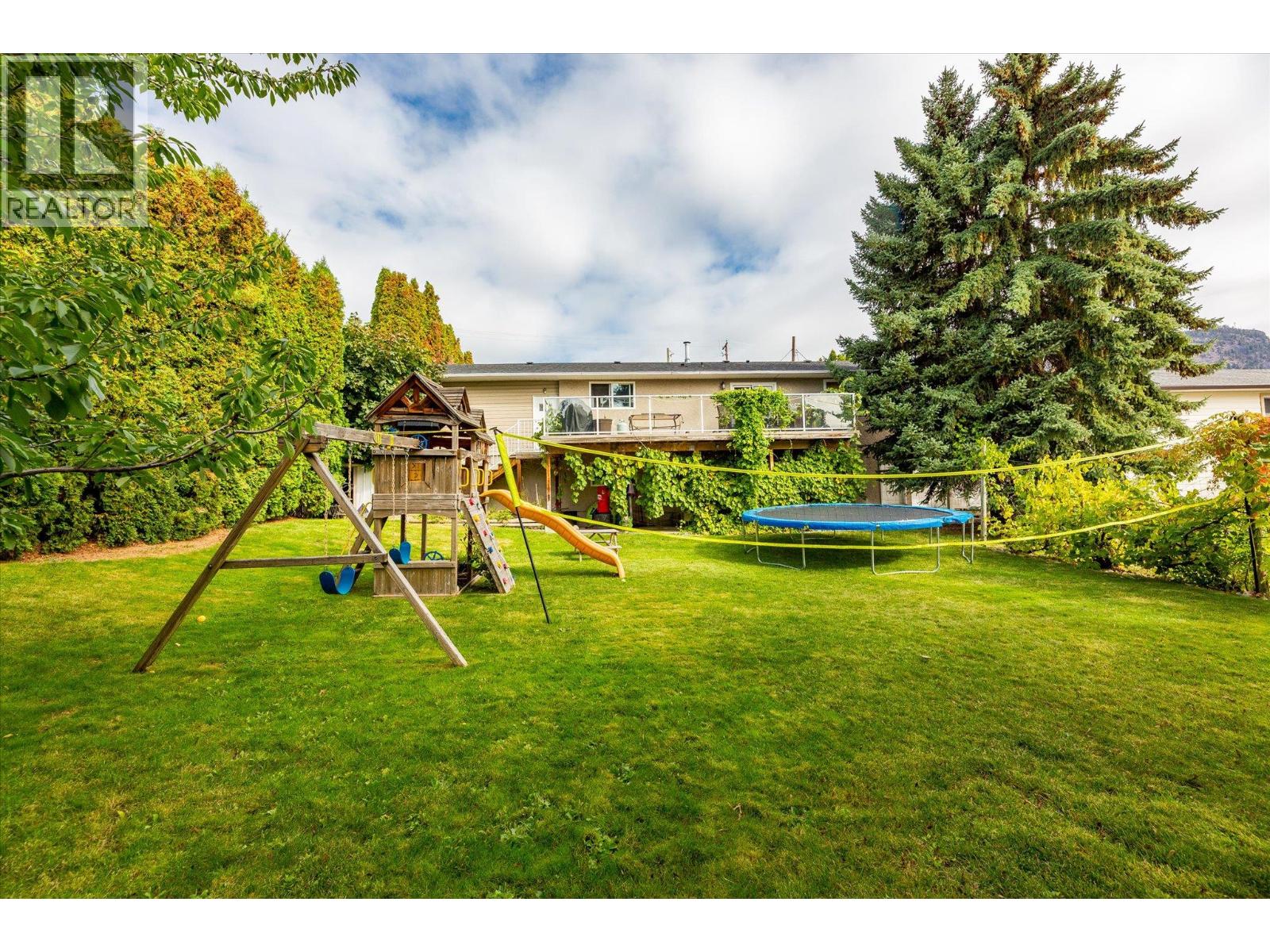Picture for 1234 Oswell  Drive https://www.cirrealty.ca/reb/bc/3/10364833_28.jpg