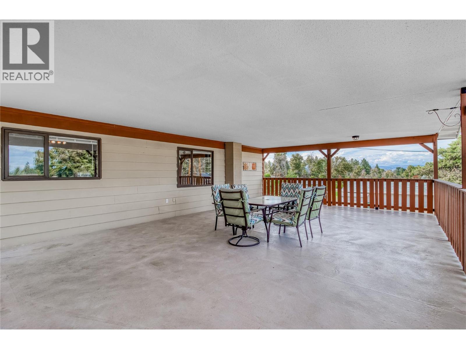 Picture for 3155 Prospect  Road https://www.cirrealty.ca/reb/bc/3/10364863_11.jpg