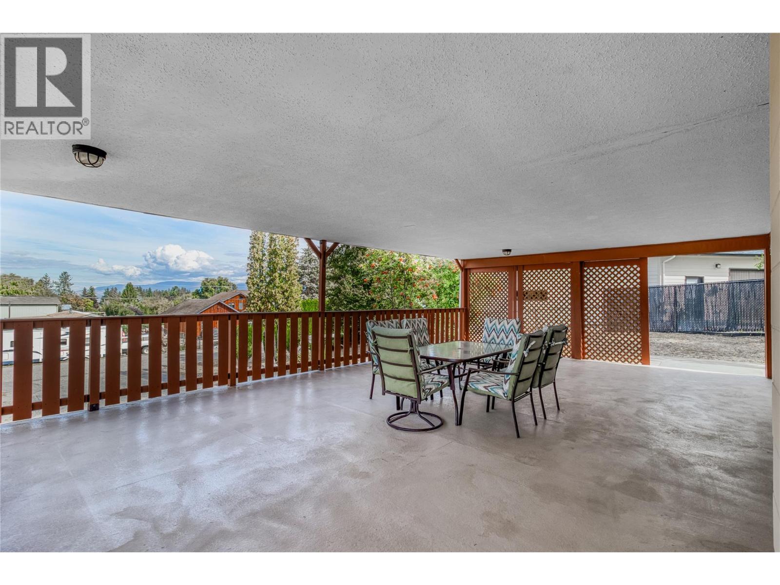 Picture for 3155 Prospect  Road https://www.cirrealty.ca/reb/bc/3/10364863_12.jpg