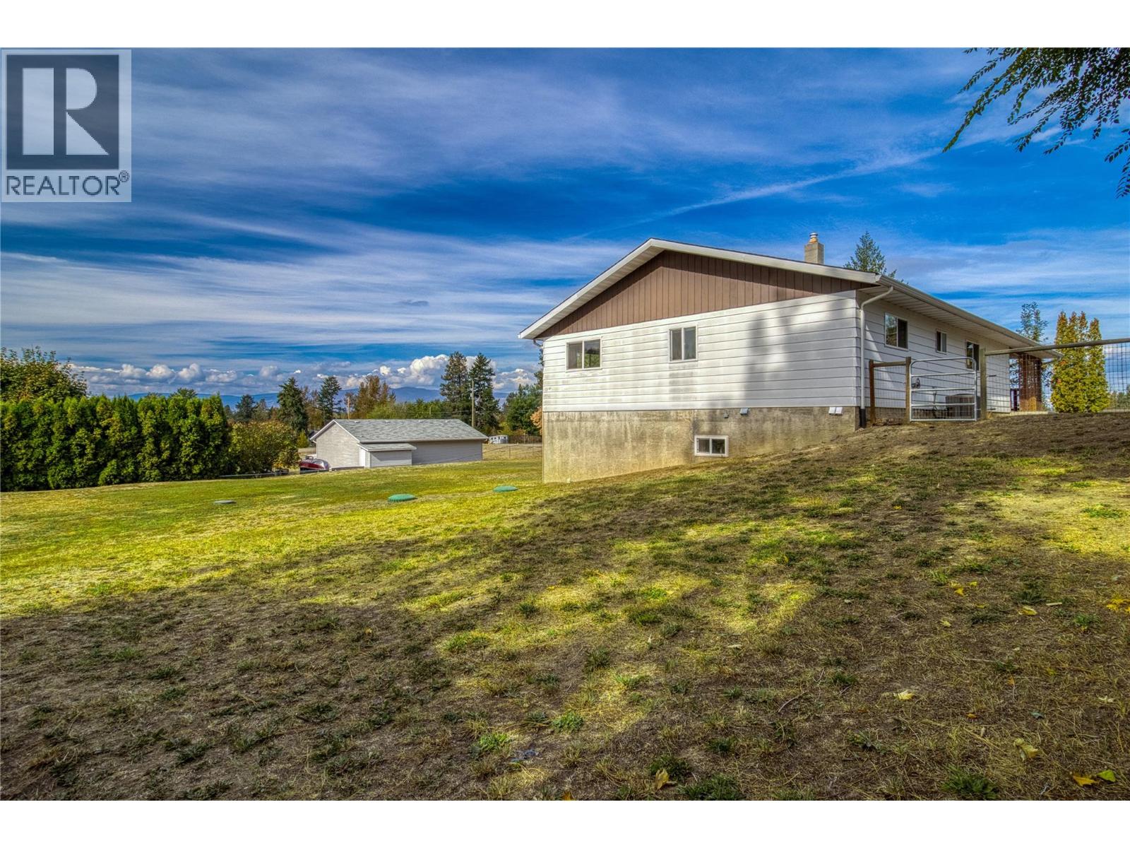 Picture for 3155 Prospect  Road https://www.cirrealty.ca/reb/bc/3/10364863_19.jpg