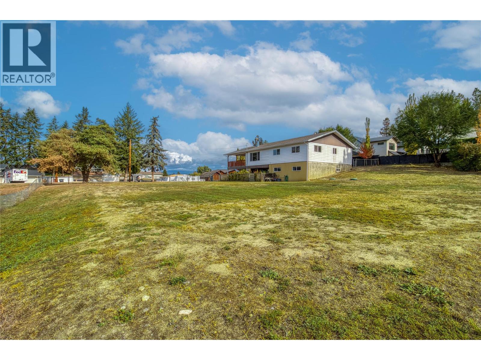 Picture for 3155 Prospect  Road https://www.cirrealty.ca/reb/bc/3/10364863_21.jpg