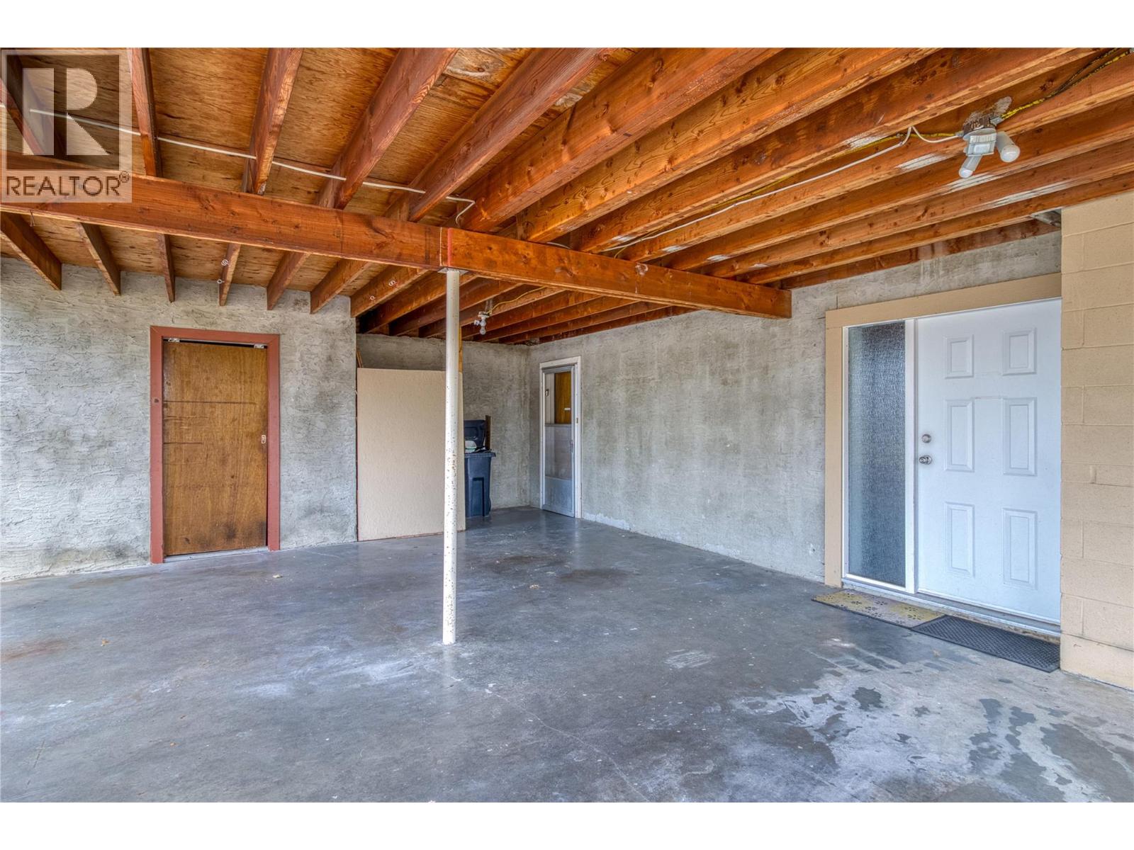 Picture for 3155 Prospect  Road https://www.cirrealty.ca/reb/bc/3/10364863_25.jpg