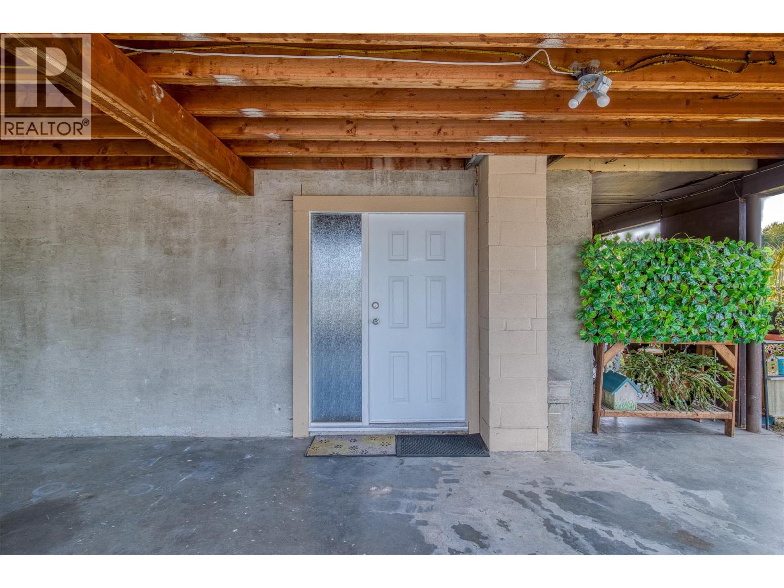 Picture for 3155 Prospect  Road https://www.cirrealty.ca/reb/bc/3/10364863_26.jpg