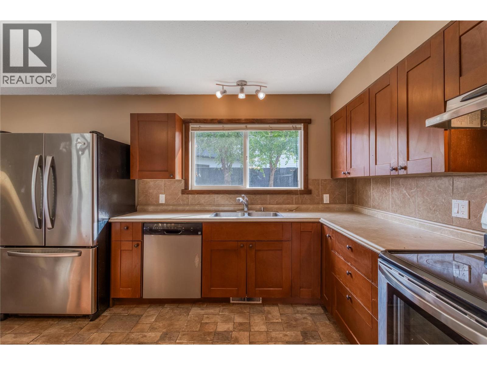 Picture for 3155 Prospect  Road https://www.cirrealty.ca/reb/bc/3/10364863_49.jpg