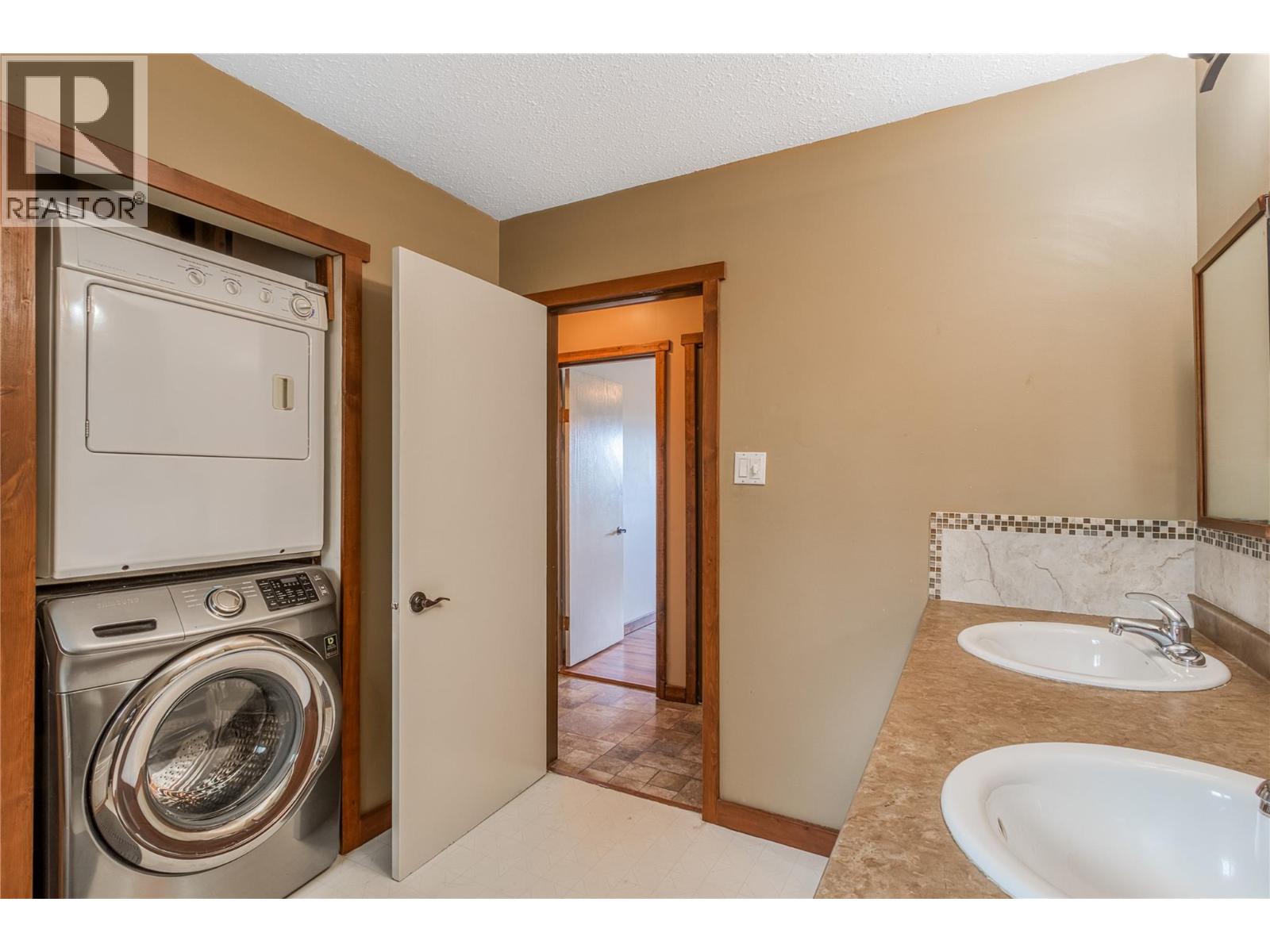 Picture for 3155 Prospect  Road https://www.cirrealty.ca/reb/bc/3/10364863_65.jpg