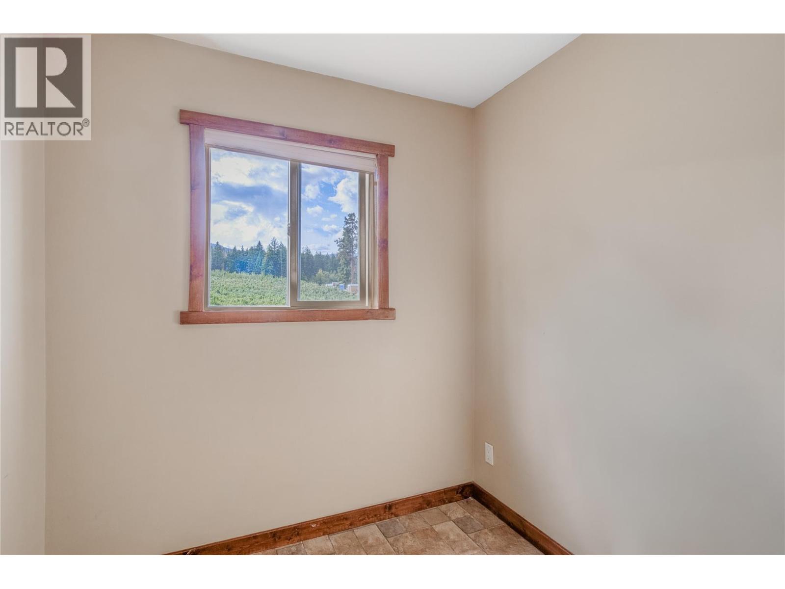 Picture for 3155 Prospect  Road https://www.cirrealty.ca/reb/bc/3/10364863_68.jpg