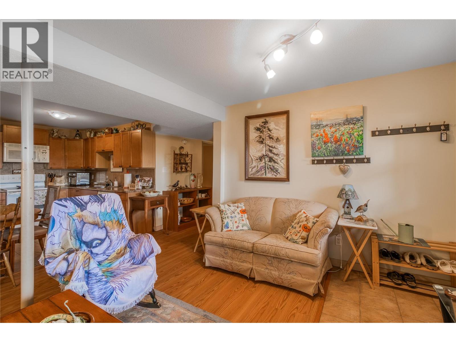 Picture for 3155 Prospect  Road https://www.cirrealty.ca/reb/bc/3/10364863_71.jpg