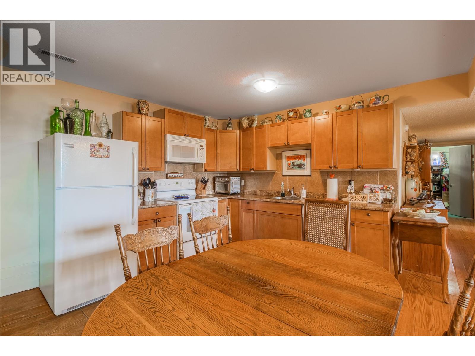 Picture for 3155 Prospect  Road https://www.cirrealty.ca/reb/bc/3/10364863_75.jpg