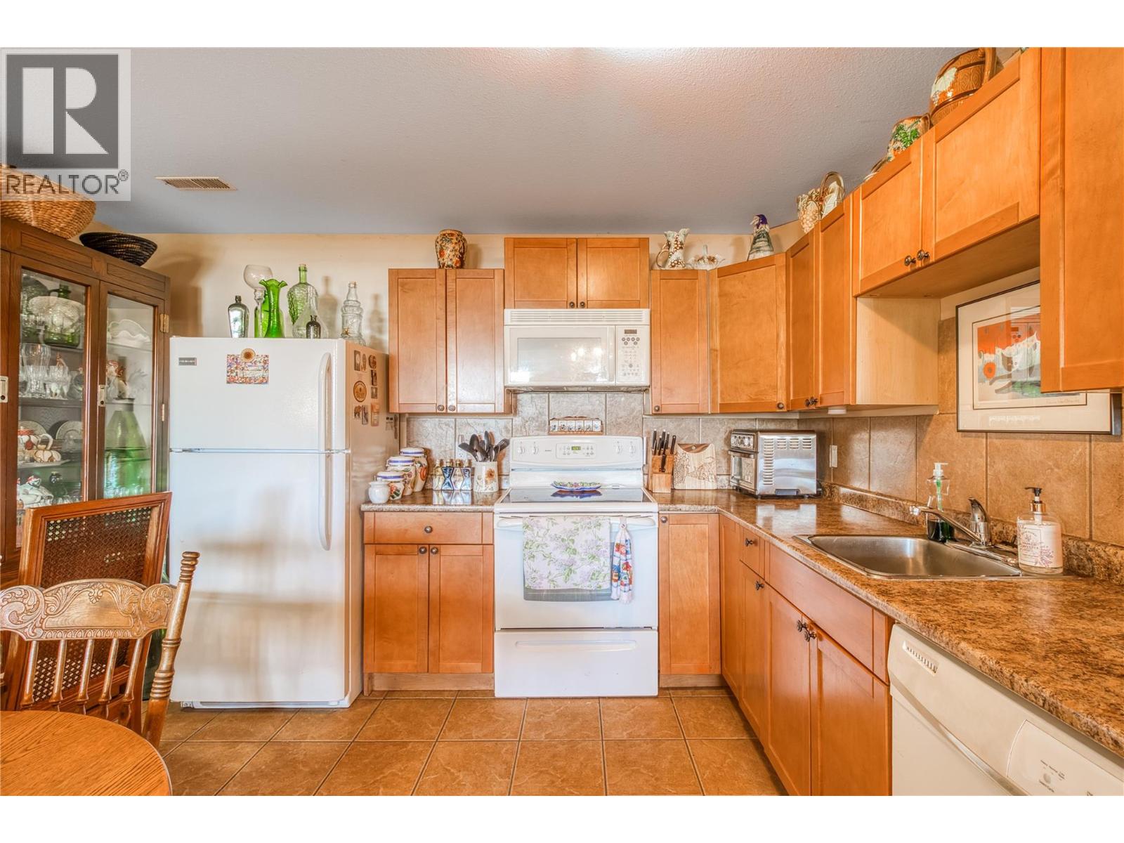 Picture for 3155 Prospect  Road https://www.cirrealty.ca/reb/bc/3/10364863_77.jpg