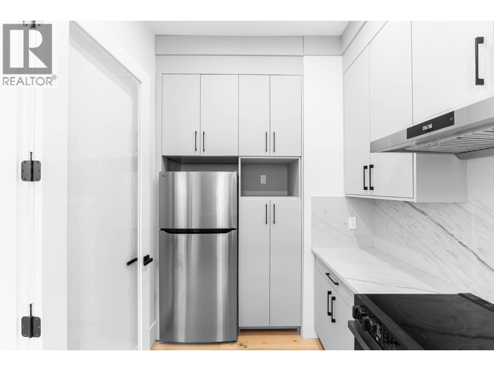 Picture for 2095 Cortina  Drive https://www.cirrealty.ca/reb/bc/3/10365183_13.jpg