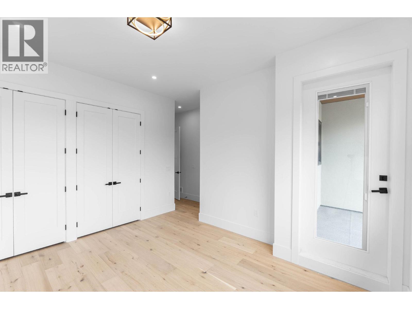 Picture for 2095 Cortina  Drive https://www.cirrealty.ca/reb/bc/3/10365183_17.jpg
