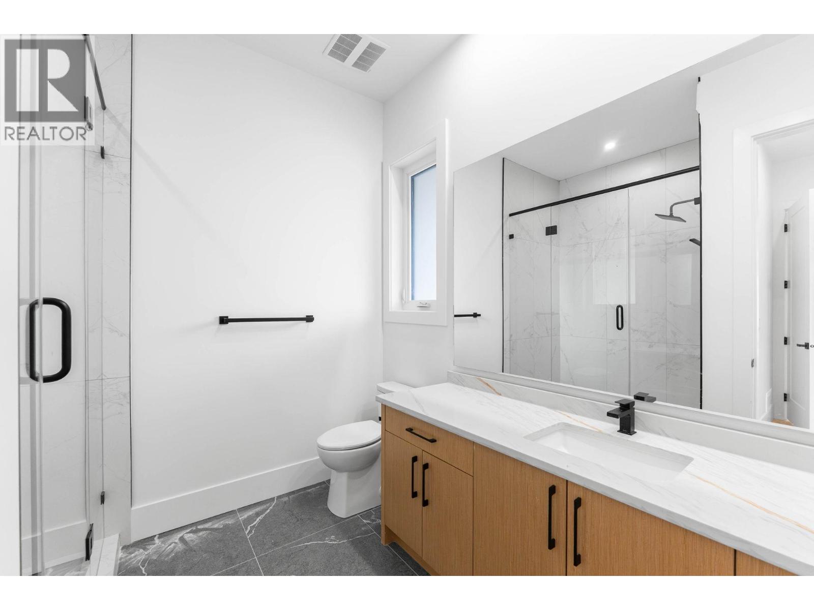 Picture for 2095 Cortina  Drive https://www.cirrealty.ca/reb/bc/3/10365183_19.jpg
