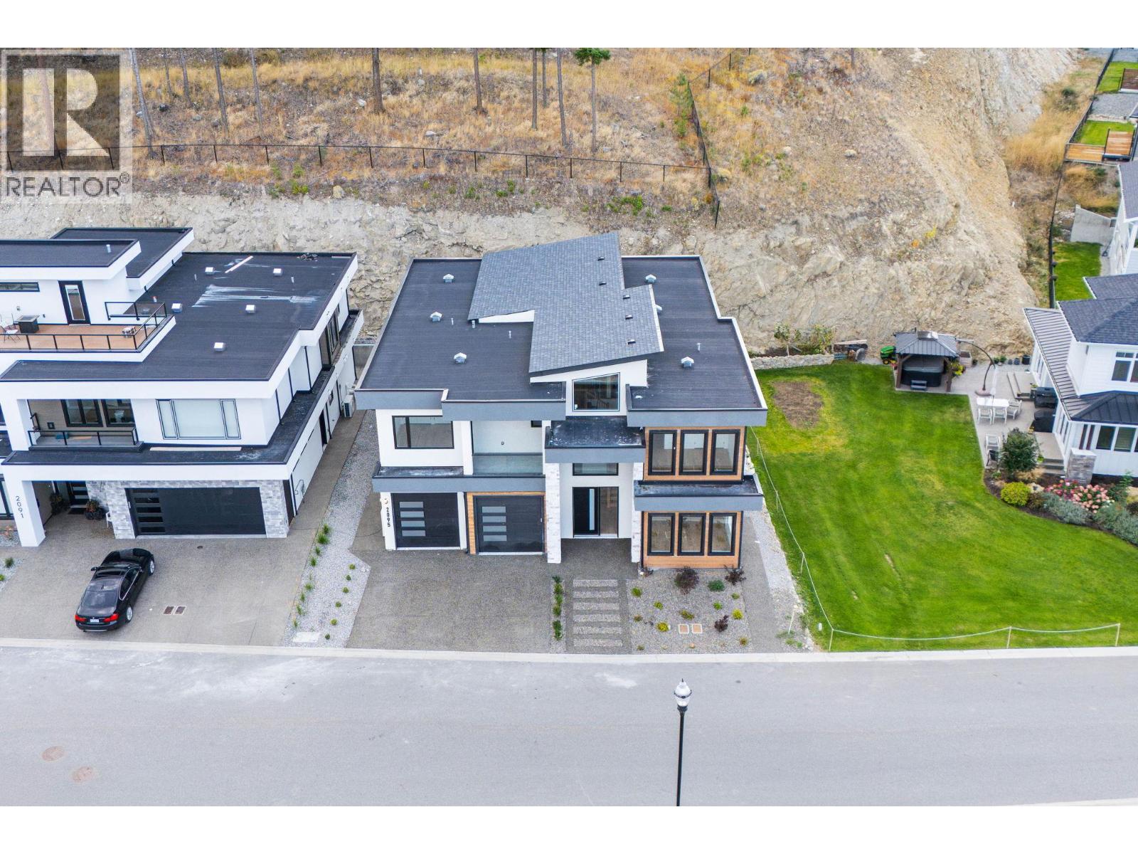 Picture for 2095 Cortina  Drive https://www.cirrealty.ca/reb/bc/3/10365183_3.jpg