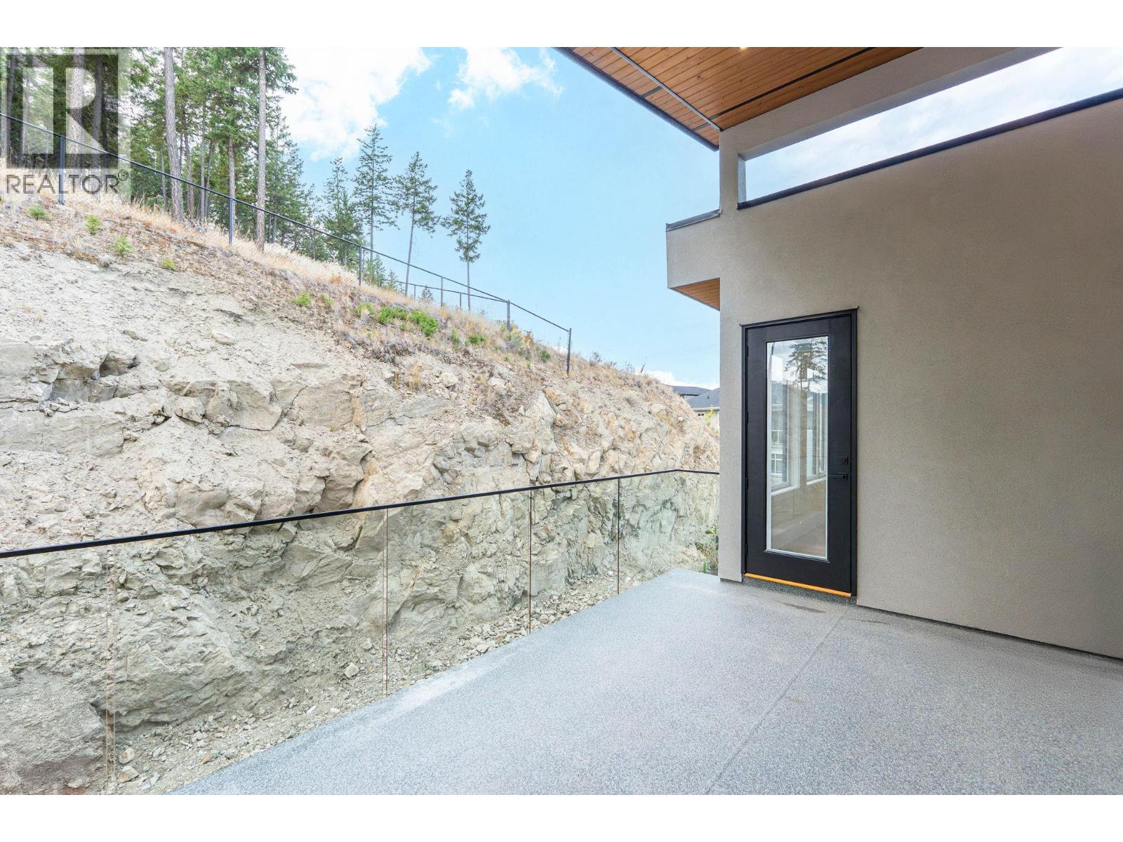 Picture for 2095 Cortina  Drive https://www.cirrealty.ca/reb/bc/3/10365183_33.jpg