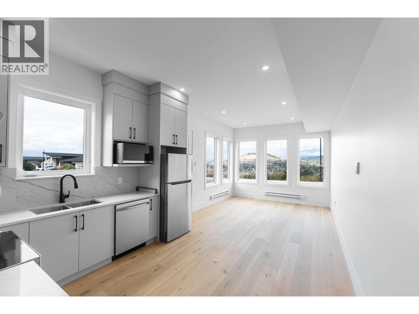 Picture for 2095 Cortina  Drive https://www.cirrealty.ca/reb/bc/3/10365183_44.jpg