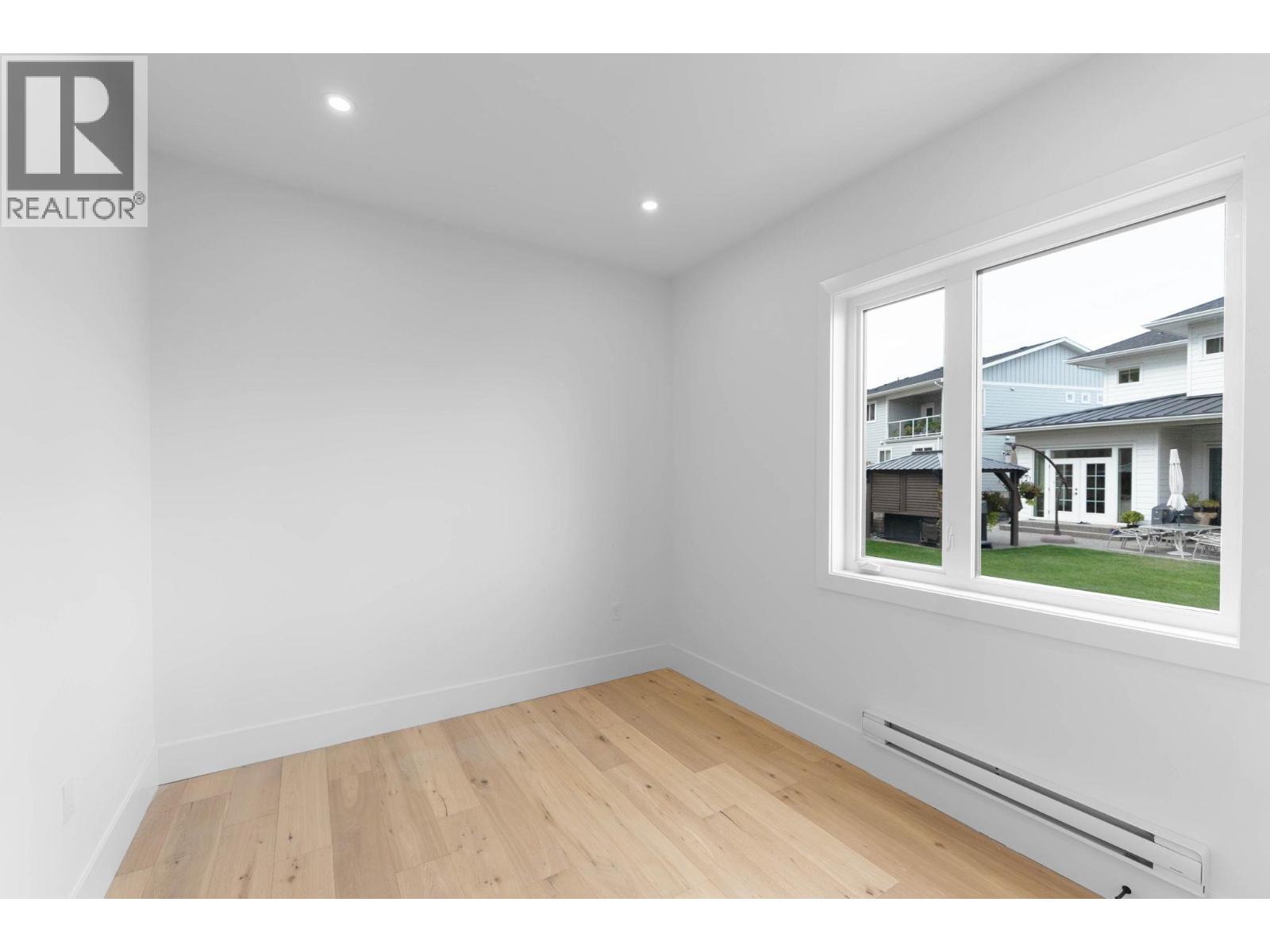 Picture for 2095 Cortina  Drive https://www.cirrealty.ca/reb/bc/3/10365183_47.jpg
