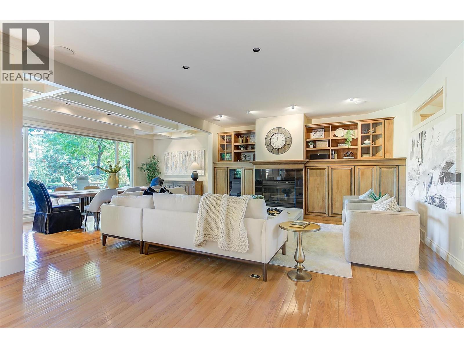 Picture for 3875 Gallaghers  Parkway https://www.cirrealty.ca/reb/bc/3/10365193_11.jpg