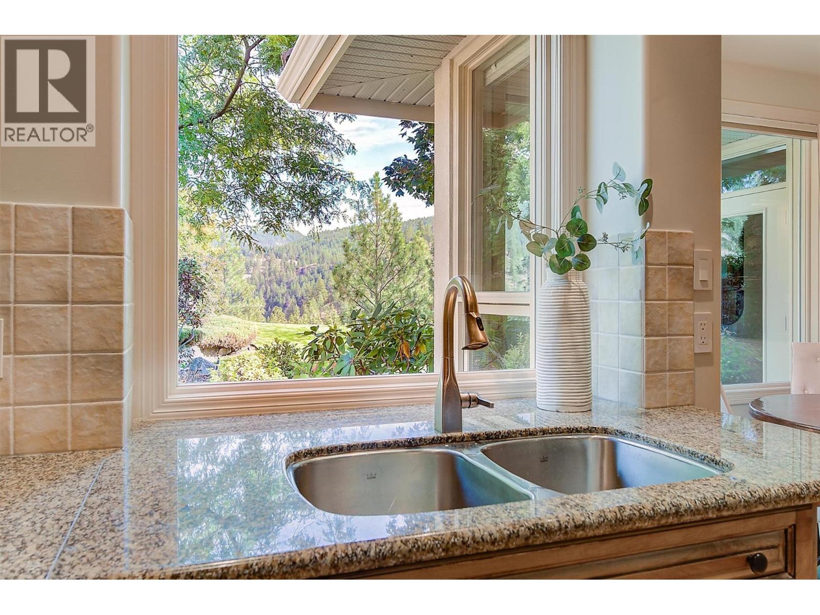 Picture for 3875 Gallaghers  Parkway https://www.cirrealty.ca/reb/bc/3/10365193_16.jpg