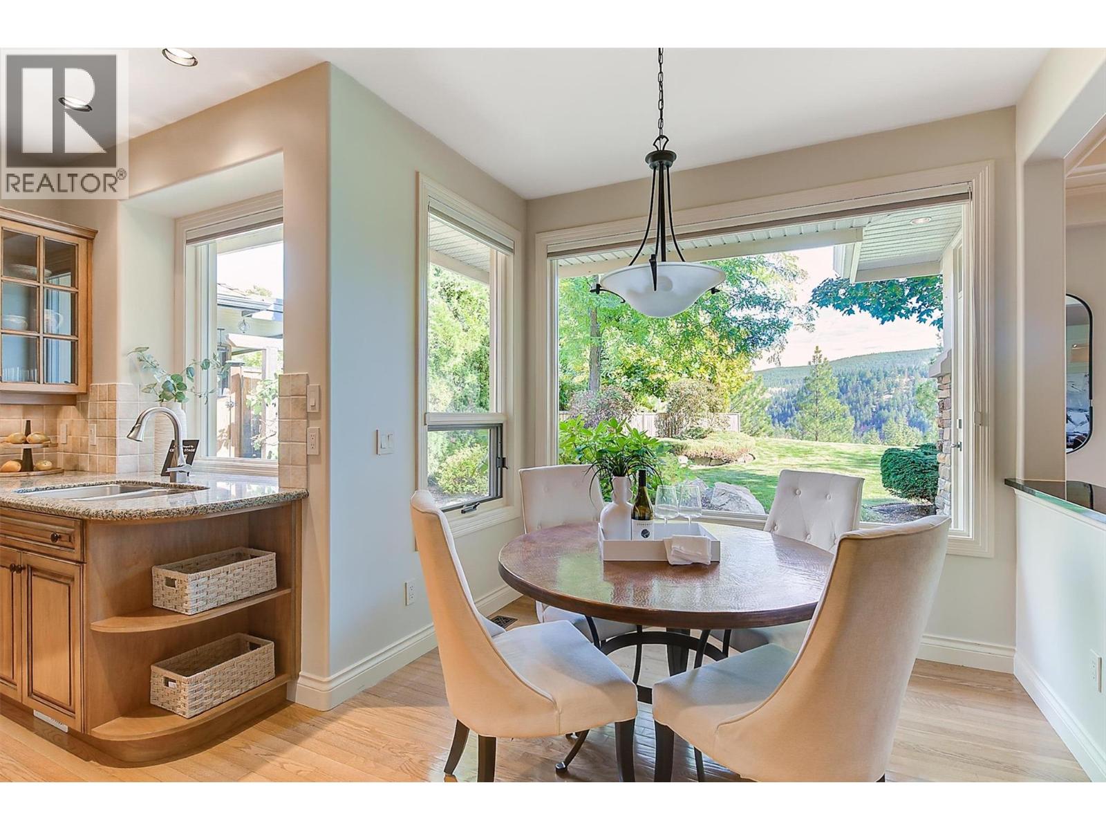 Picture for 3875 Gallaghers  Parkway https://www.cirrealty.ca/reb/bc/3/10365193_18.jpg