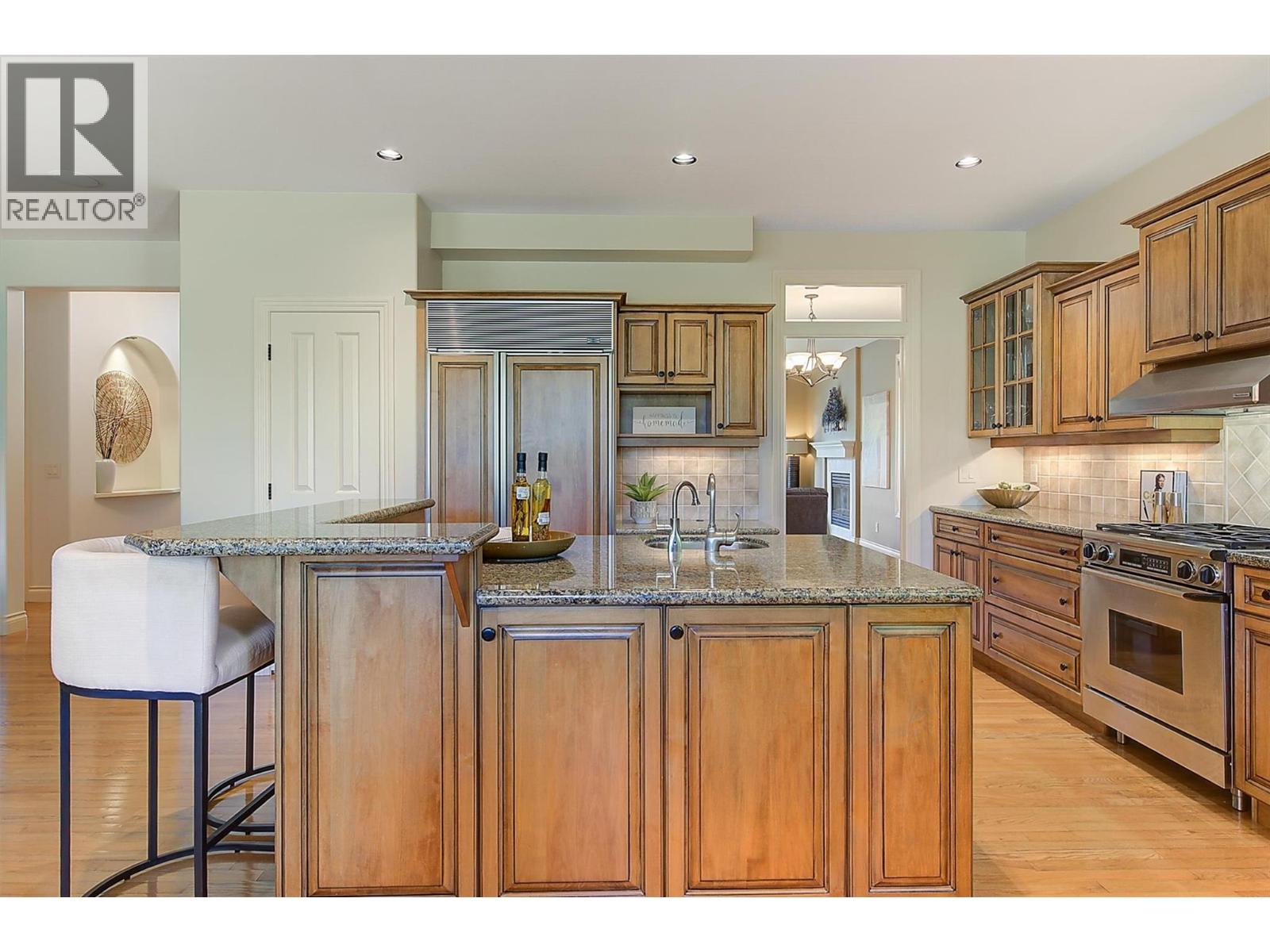 Picture for 3875 Gallaghers  Parkway https://www.cirrealty.ca/reb/bc/3/10365193_19.jpg