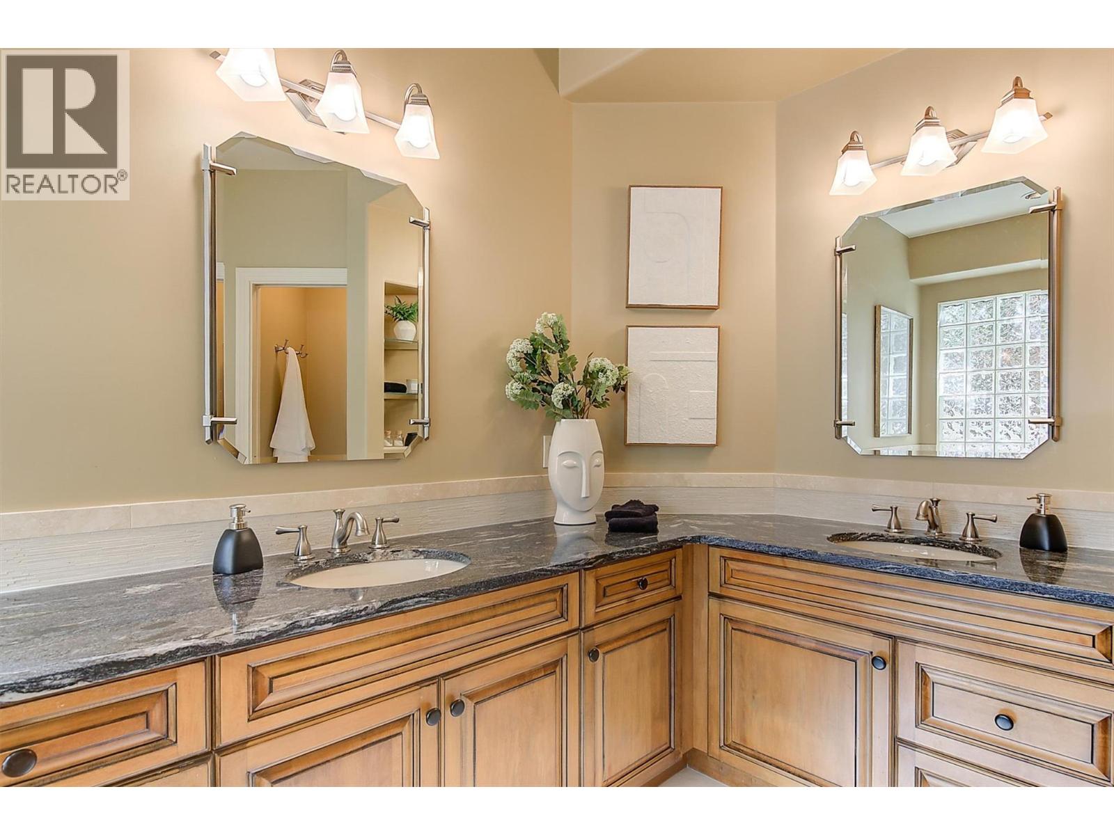 Picture for 3875 Gallaghers  Parkway https://www.cirrealty.ca/reb/bc/3/10365193_38.jpg