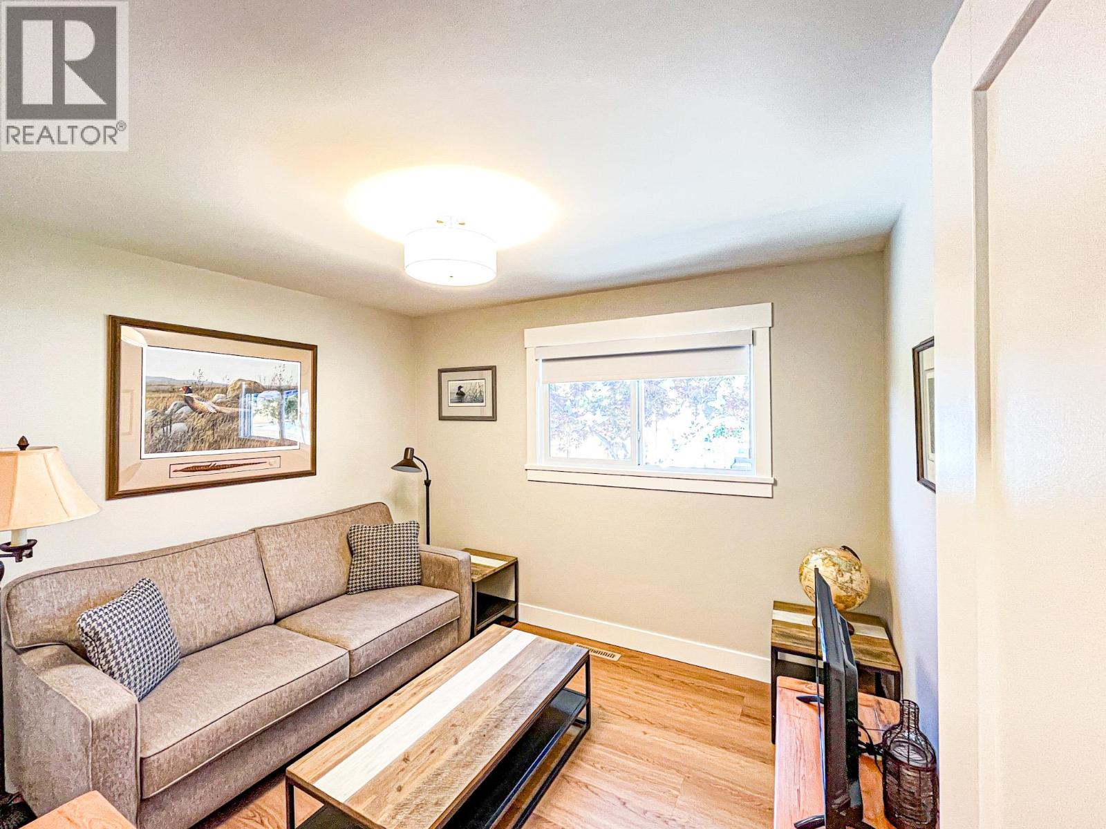 Picture for 7812 GRAVENSTEIN  Drive https://www.cirrealty.ca/reb/bc/3/10365223_21.jpg