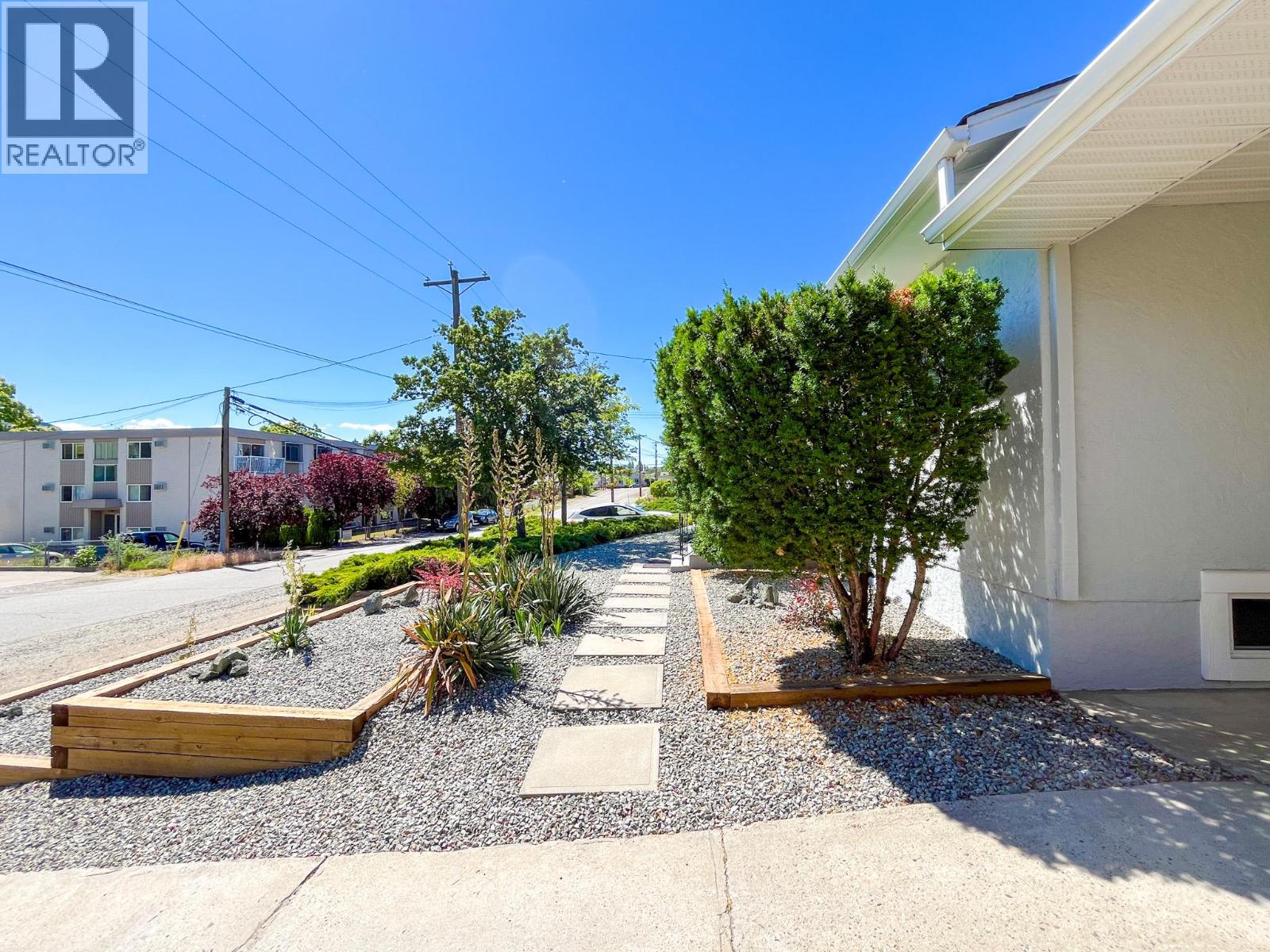 Picture for 7812 GRAVENSTEIN  Drive https://www.cirrealty.ca/reb/bc/3/10365223_32.jpg