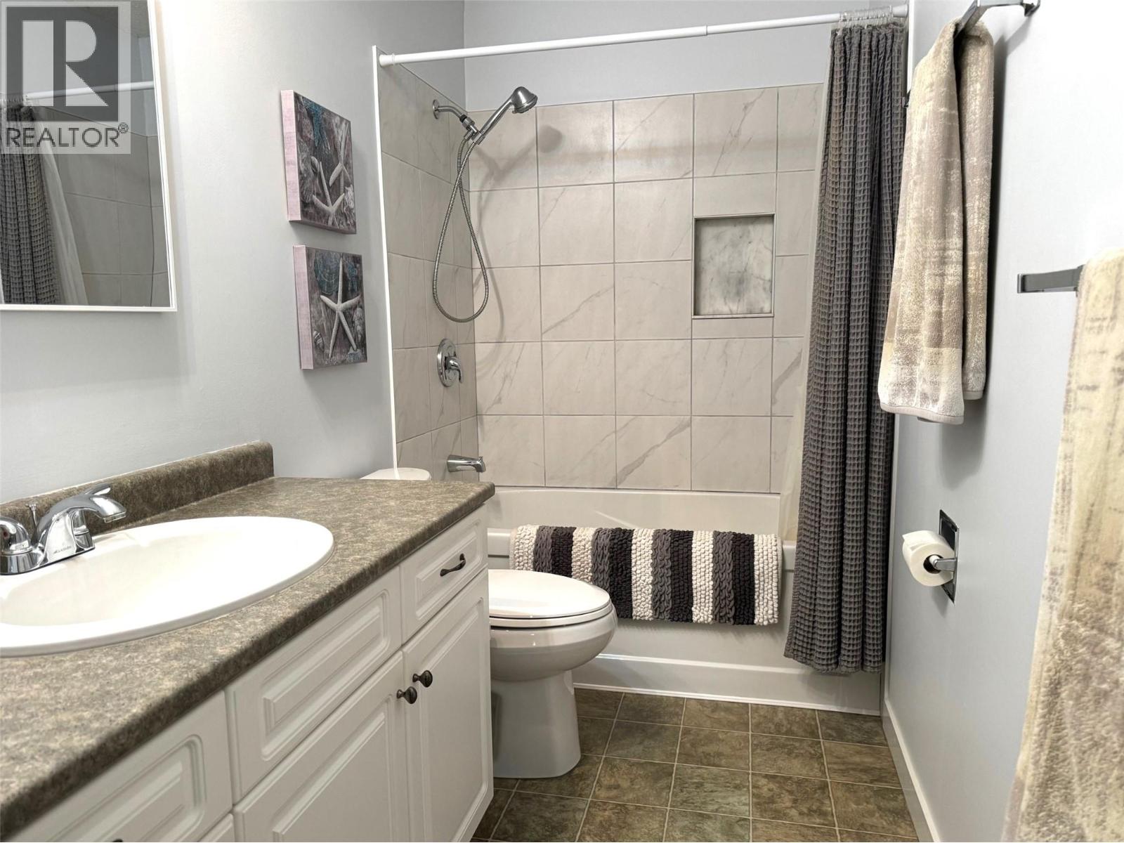 Picture for 3377 McIver  Road https://www.cirrealty.ca/reb/bc/3/10365423_11.jpg