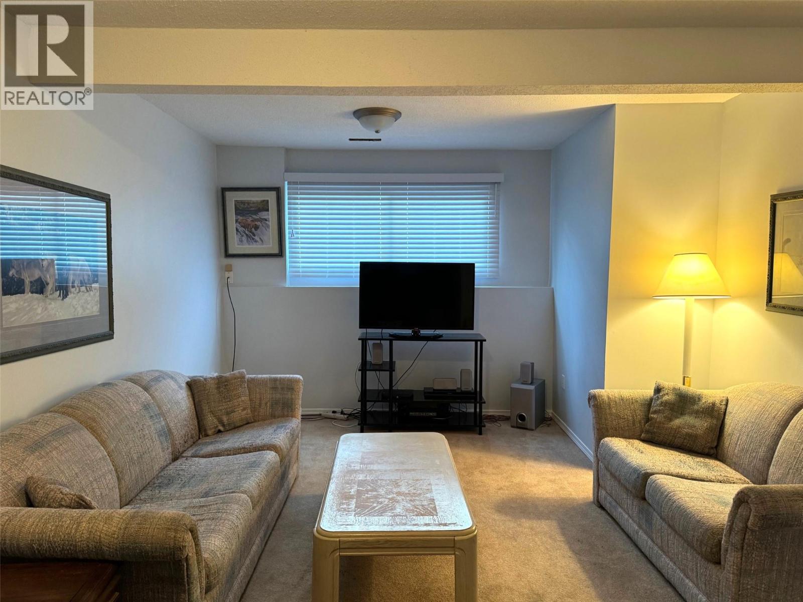 Picture for 3377 McIver  Road https://www.cirrealty.ca/reb/bc/3/10365423_12.jpg