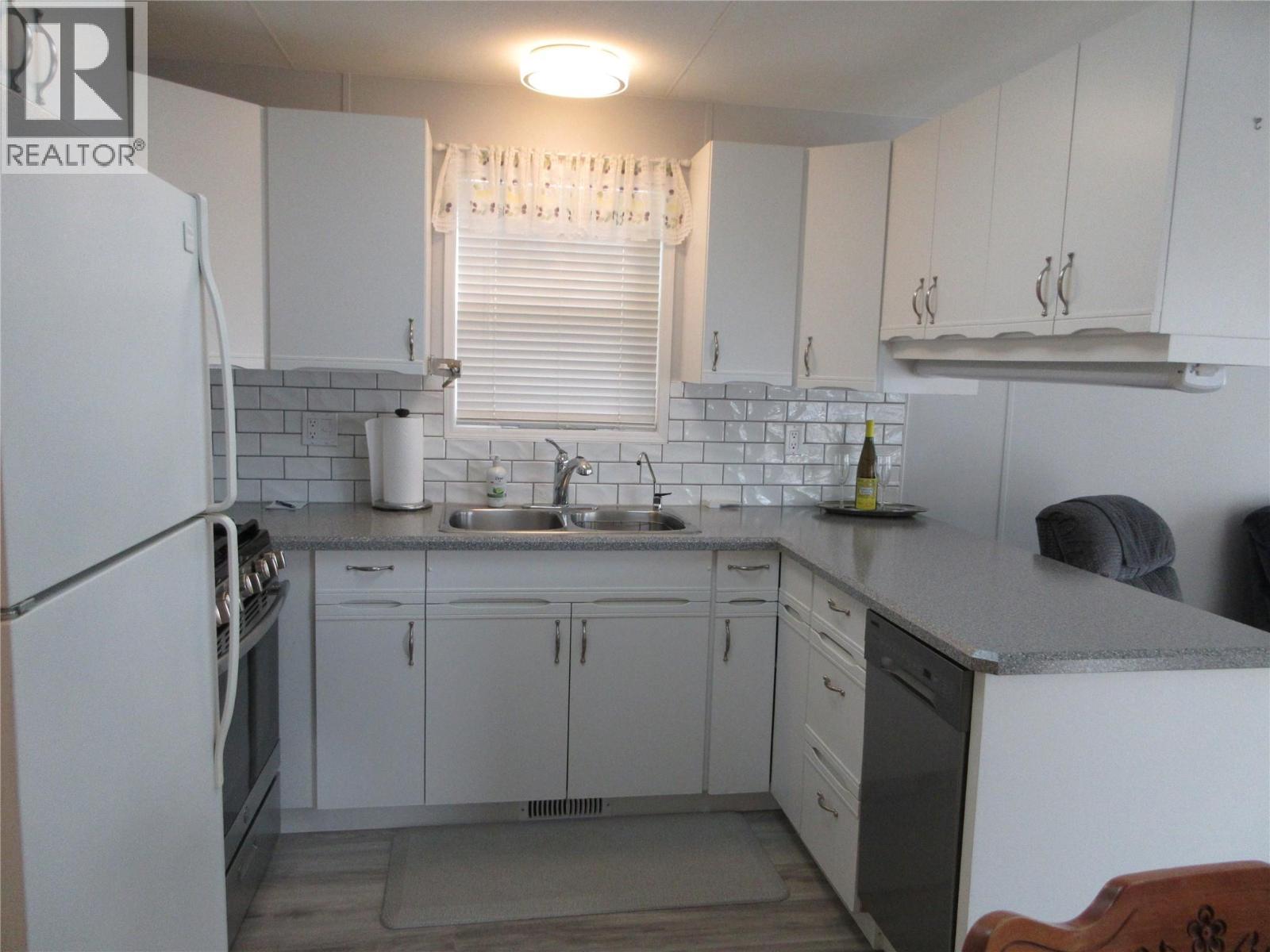 Picture for Unit #552, 415 Commonwealth  Road