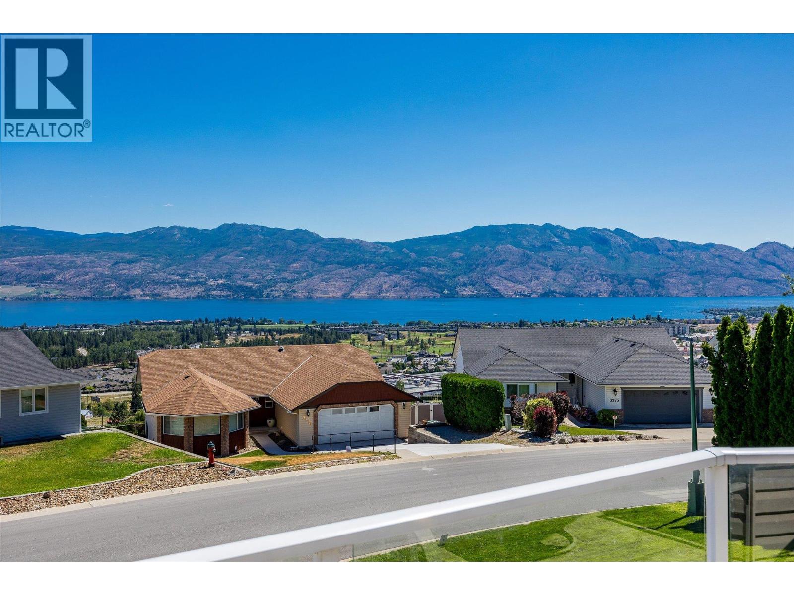 Picture for 3278 Sundance  Drive https://www.cirrealty.ca/reb/bc/3/10365593_10.jpg