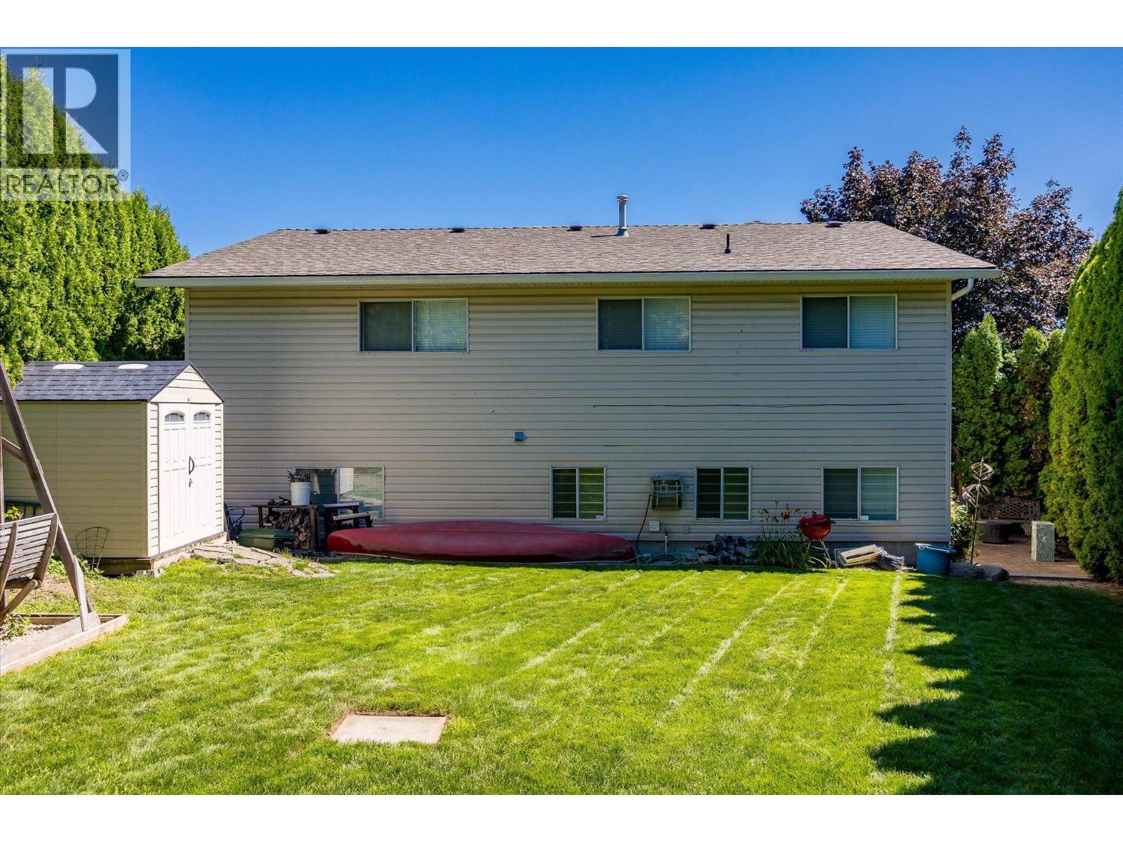 Picture for 3278 Sundance  Drive https://www.cirrealty.ca/reb/bc/3/10365593_11.jpg