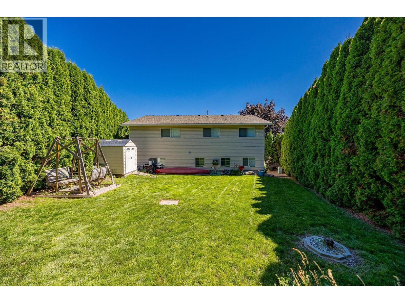 Picture for 3278 Sundance  Drive https://www.cirrealty.ca/reb/bc/3/10365593_12.jpg
