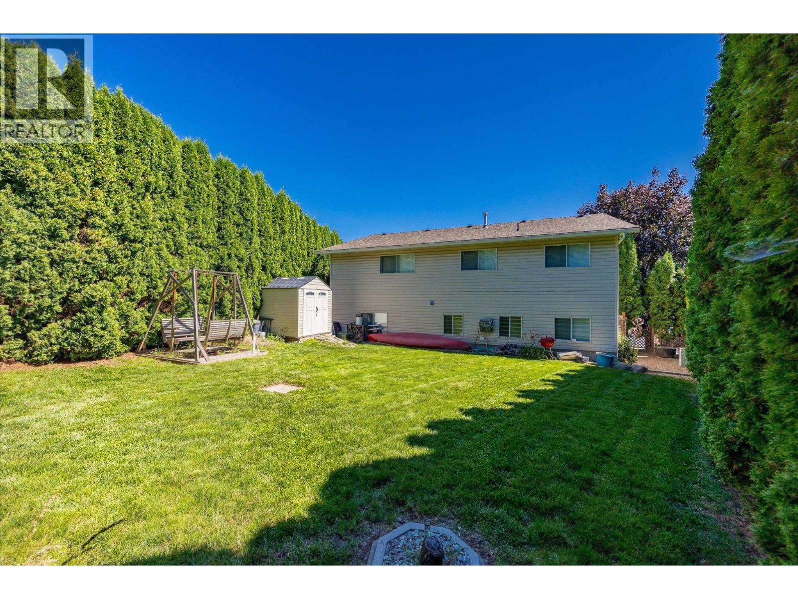 Picture for 3278 Sundance  Drive https://www.cirrealty.ca/reb/bc/3/10365593_13.jpg