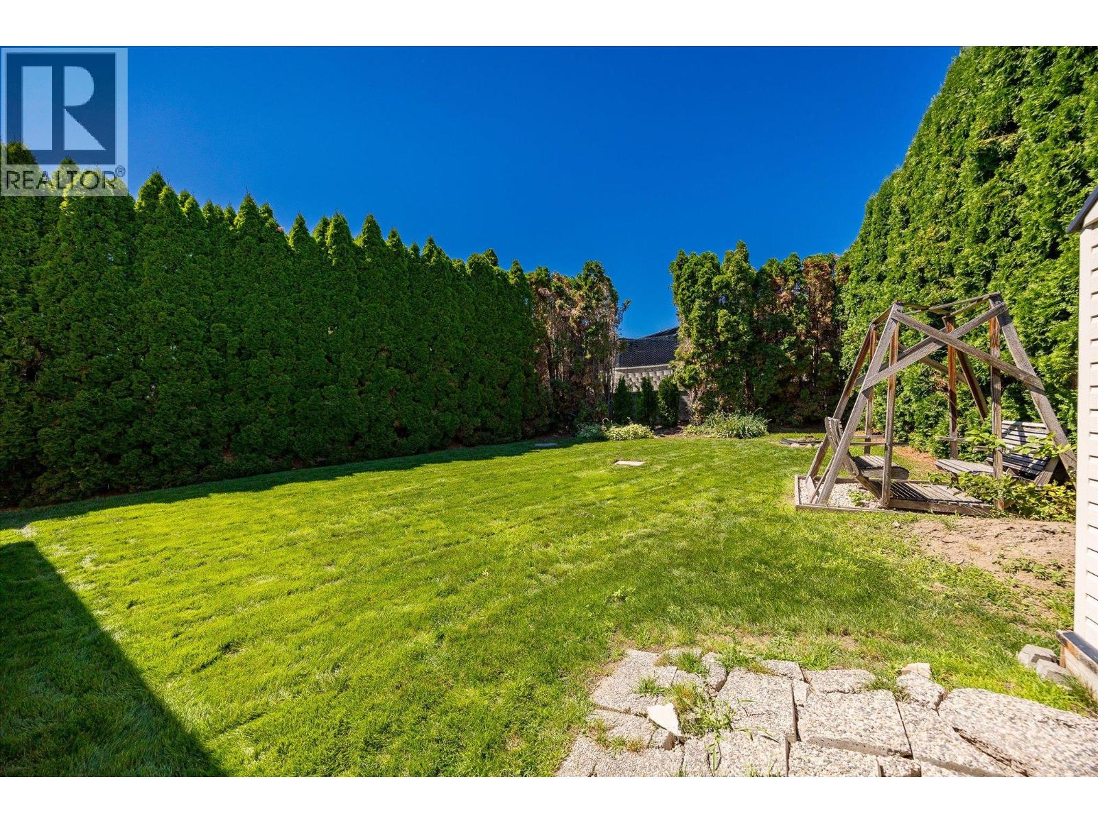 Picture for 3278 Sundance  Drive https://www.cirrealty.ca/reb/bc/3/10365593_15.jpg