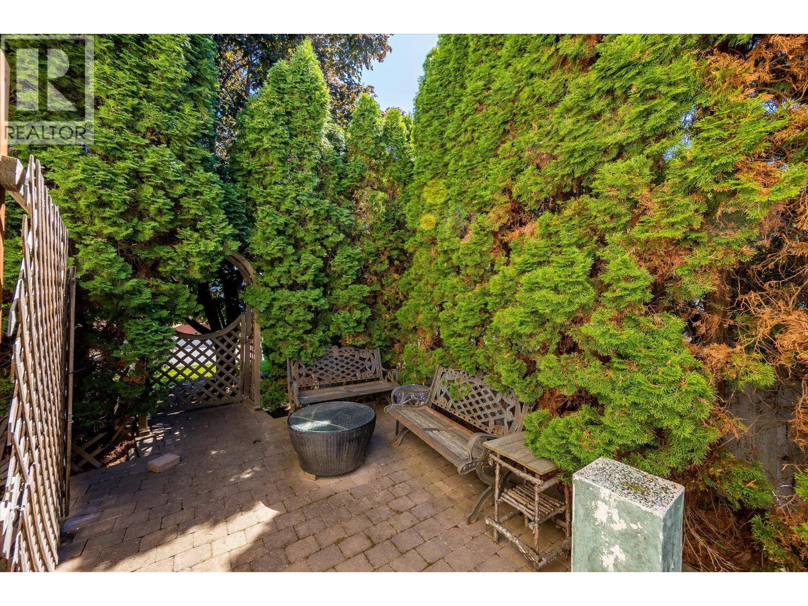 Picture for 3278 Sundance  Drive https://www.cirrealty.ca/reb/bc/3/10365593_17.jpg