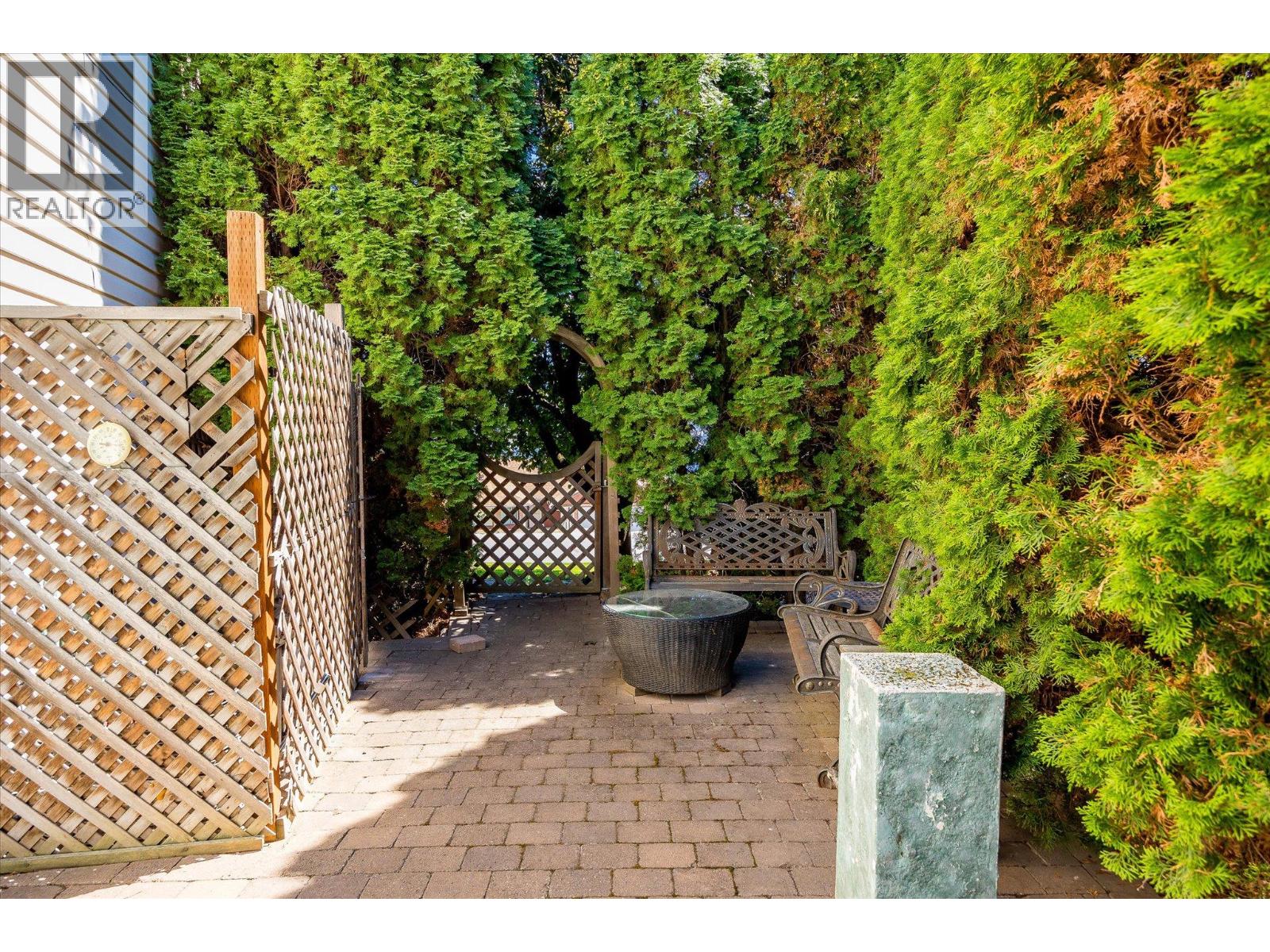 Picture for 3278 Sundance  Drive https://www.cirrealty.ca/reb/bc/3/10365593_18.jpg