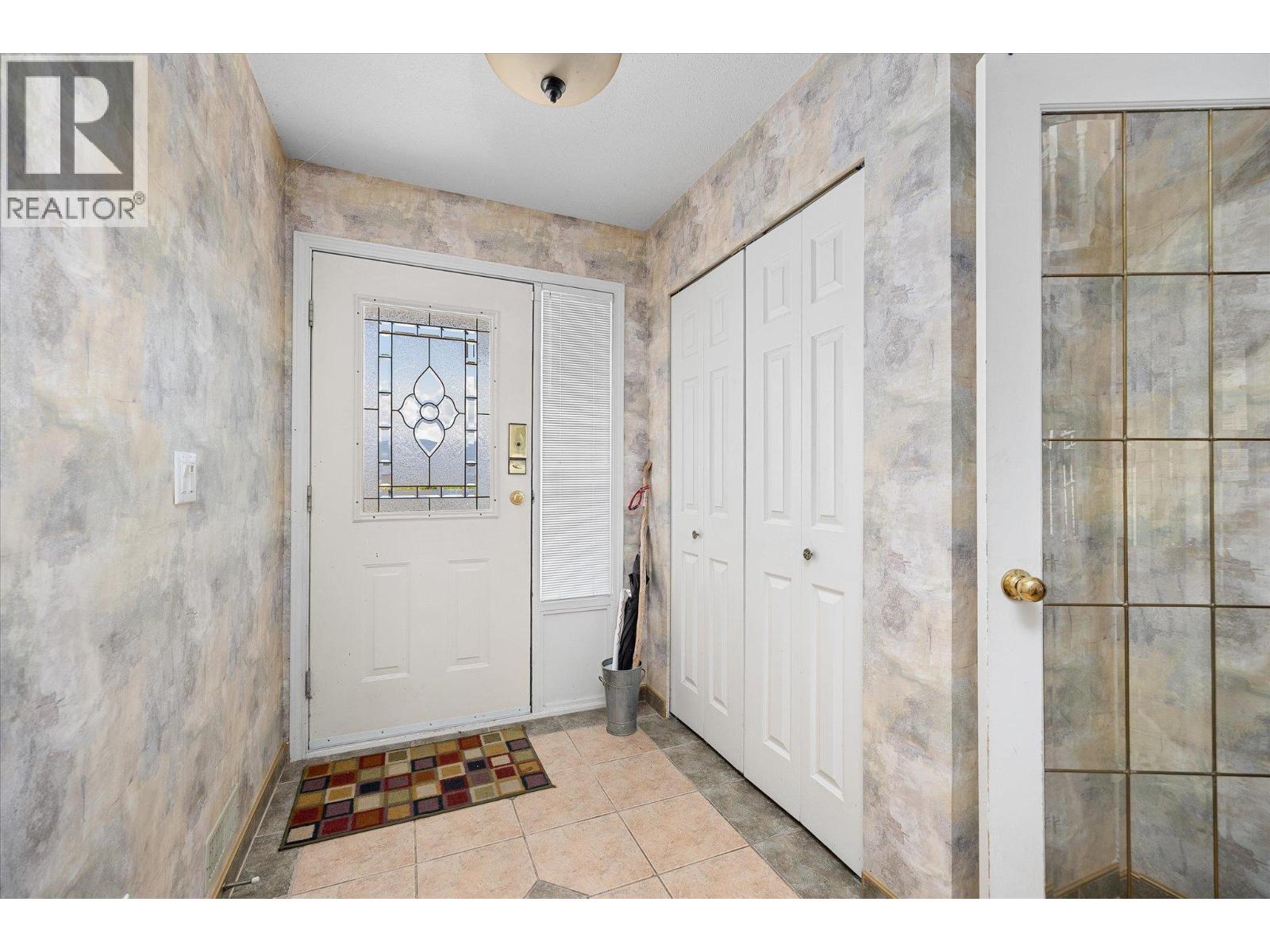 Picture for 3278 Sundance  Drive https://www.cirrealty.ca/reb/bc/3/10365593_21.jpg