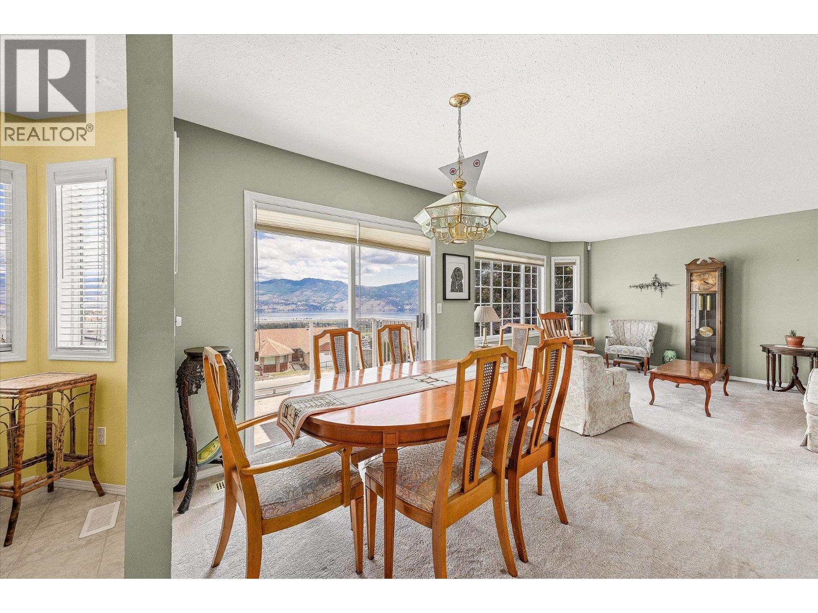 Picture for 3278 Sundance  Drive https://www.cirrealty.ca/reb/bc/3/10365593_27.jpg