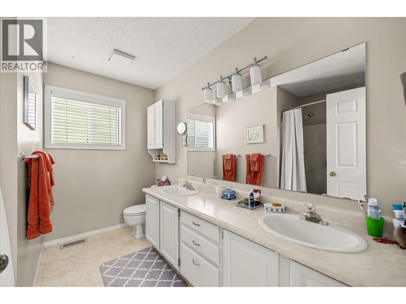 Picture for 3278 Sundance  Drive https://www.cirrealty.ca/reb/bc/3/10365593_45.jpg