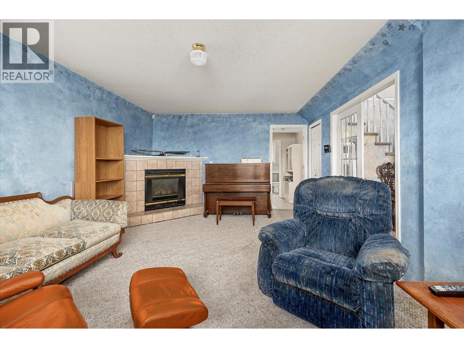 Picture for 3278 Sundance  Drive https://www.cirrealty.ca/reb/bc/3/10365593_48.jpg