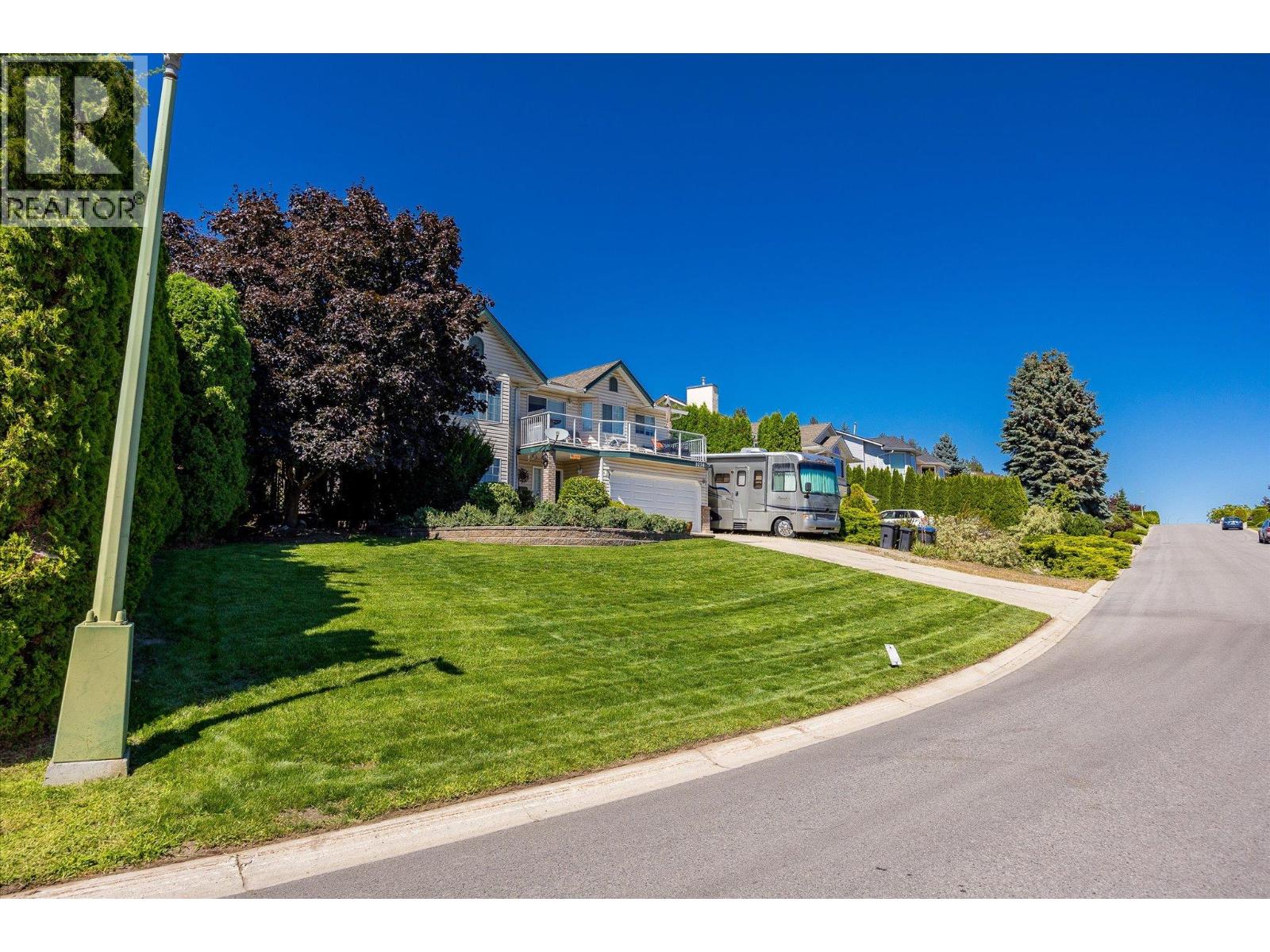 Picture for 3278 Sundance  Drive https://www.cirrealty.ca/reb/bc/3/10365593_5.jpg