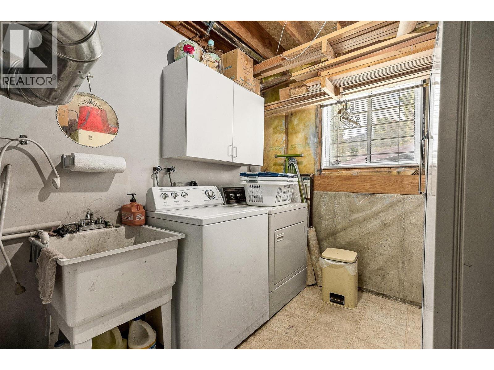 Picture for 3278 Sundance  Drive https://www.cirrealty.ca/reb/bc/3/10365593_51.jpg