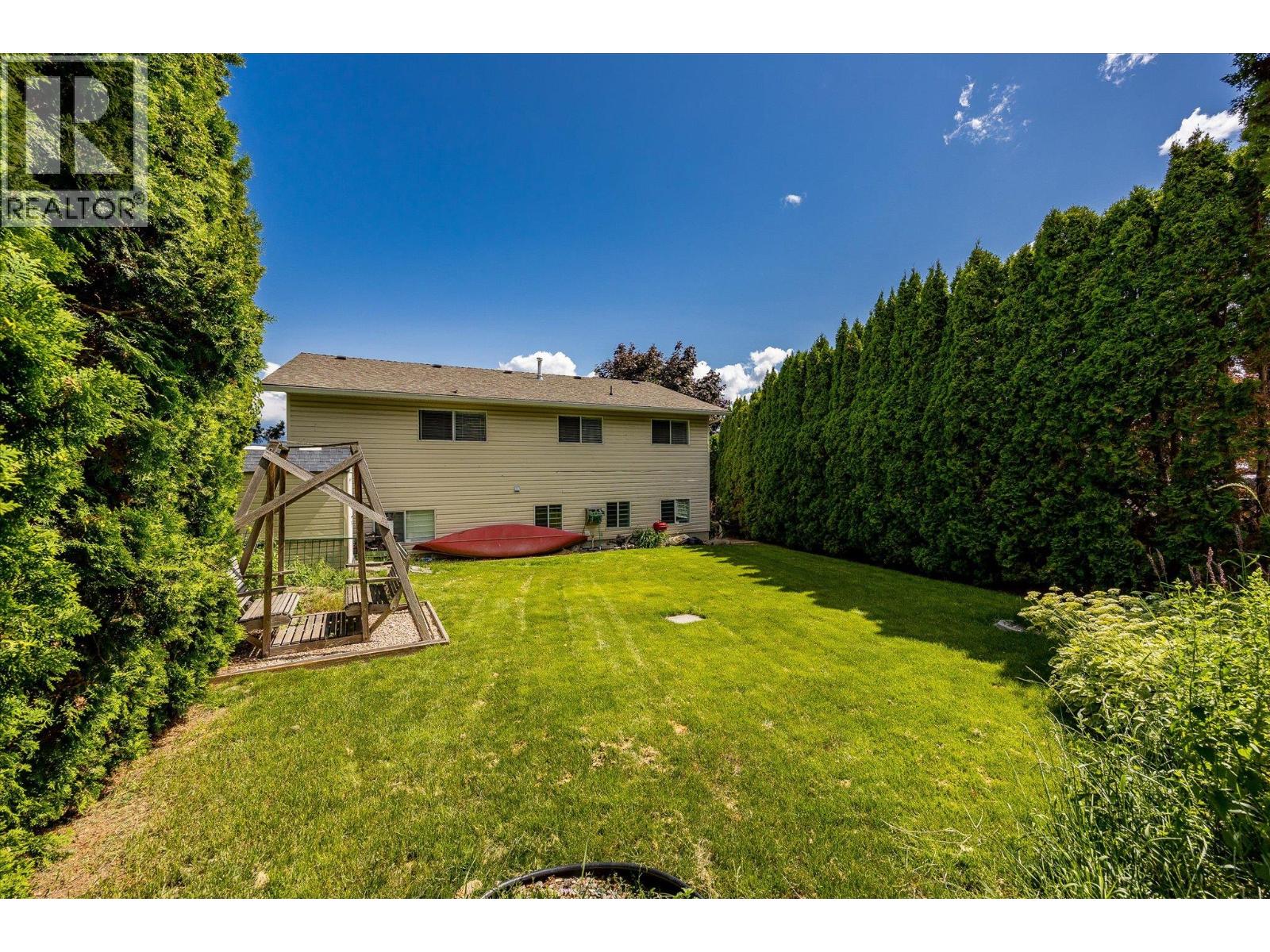 Picture for 3278 Sundance  Drive https://www.cirrealty.ca/reb/bc/3/10365593_54.jpg