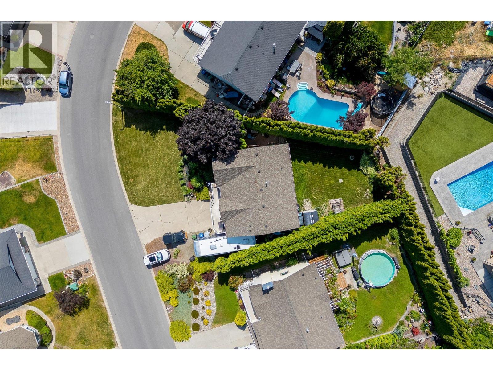 Picture for 3278 Sundance  Drive https://www.cirrealty.ca/reb/bc/3/10365593_59.jpg