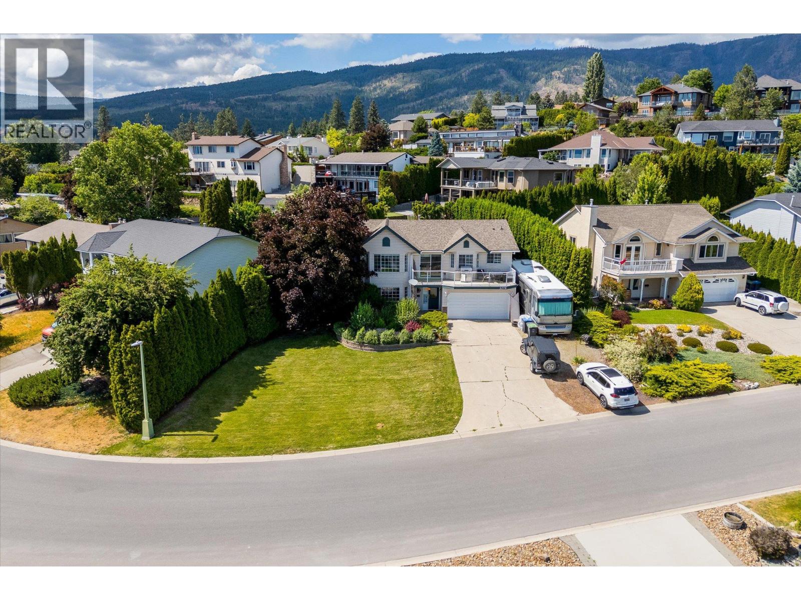 Picture for 3278 Sundance  Drive https://www.cirrealty.ca/reb/bc/3/10365593_60.jpg
