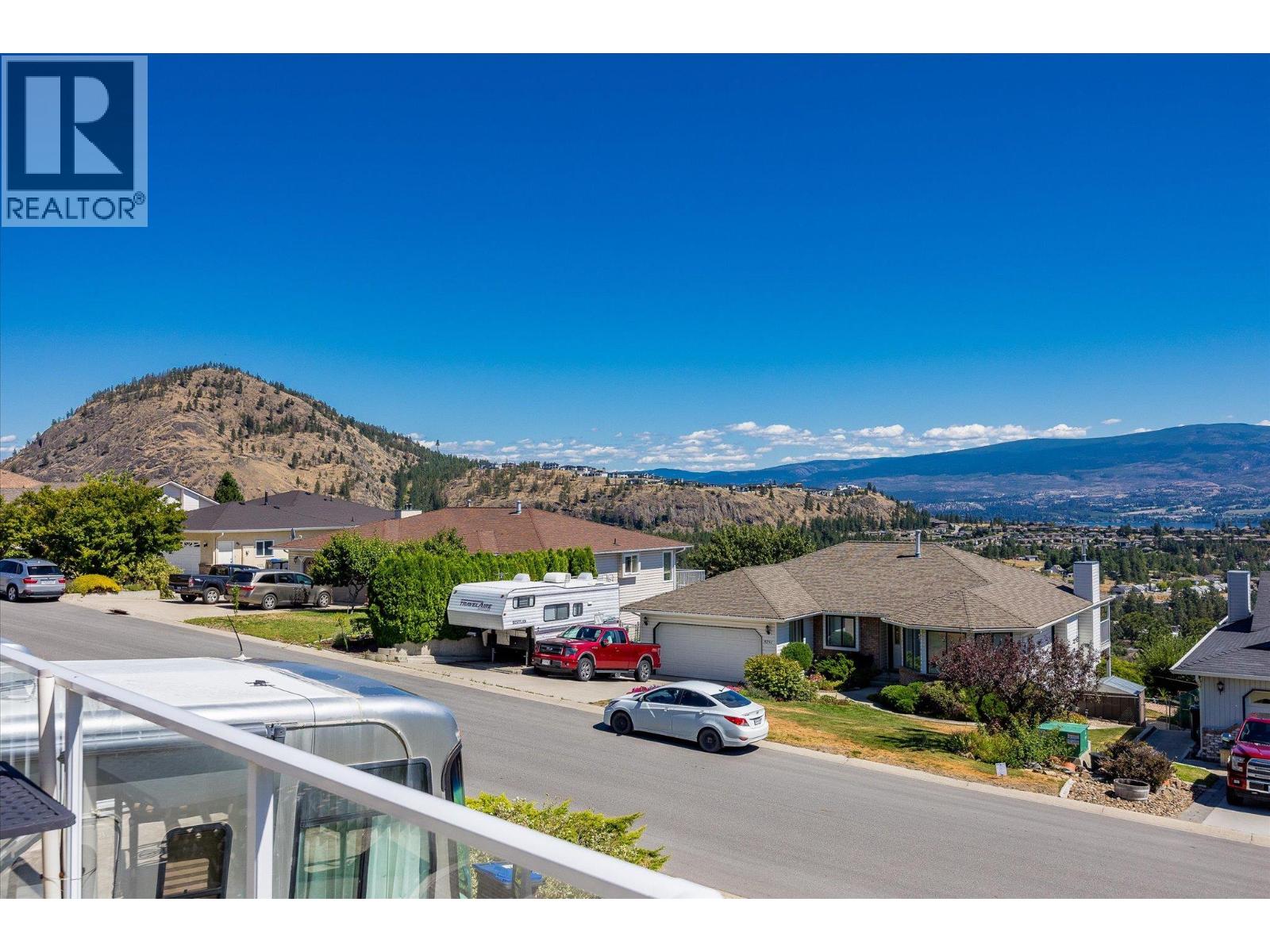 Picture for 3278 Sundance  Drive https://www.cirrealty.ca/reb/bc/3/10365593_8.jpg