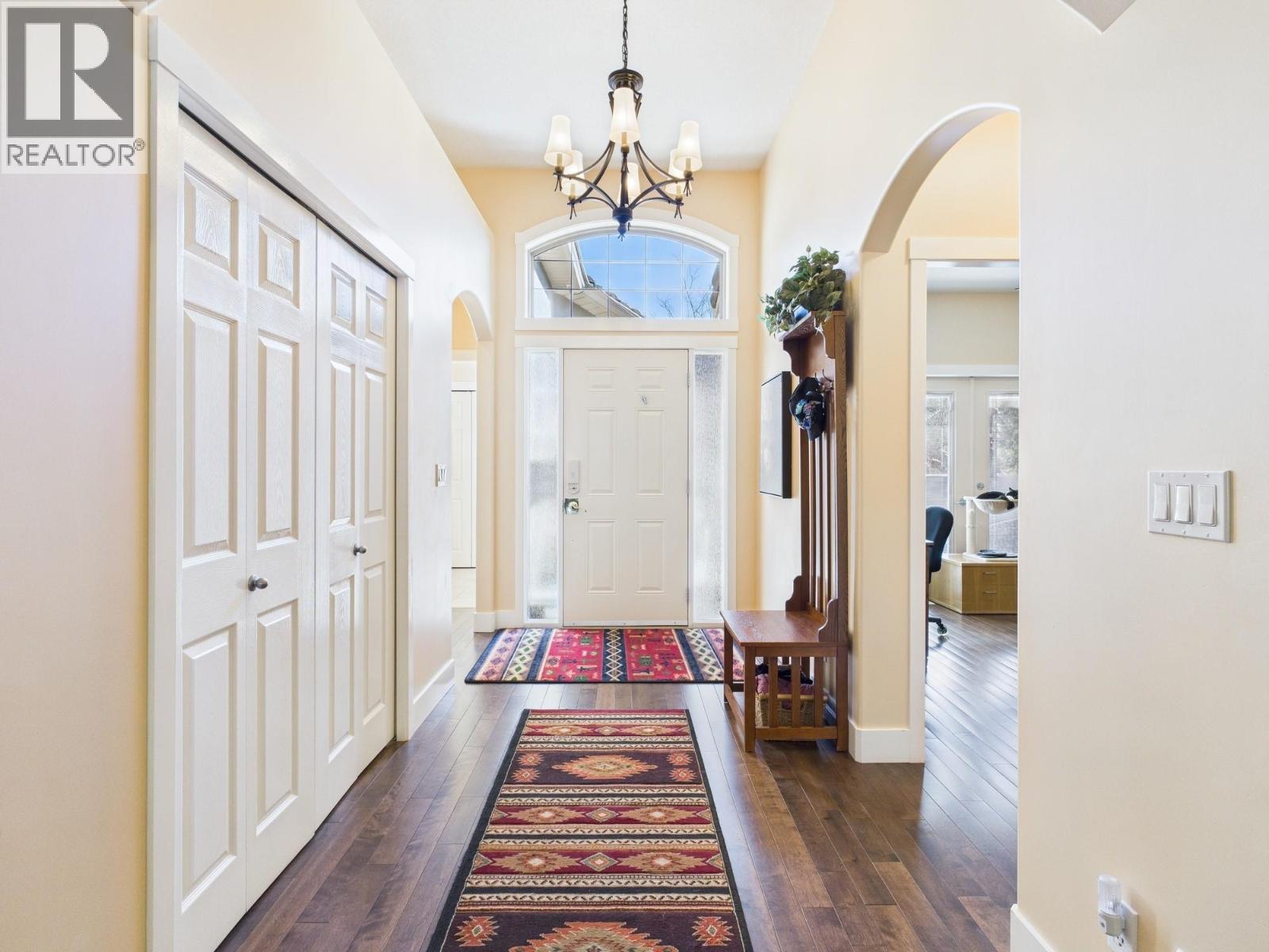 Picture for 12 WILDFLOWER  Court https://www.cirrealty.ca/reb/bc/3/10365633_12.jpg