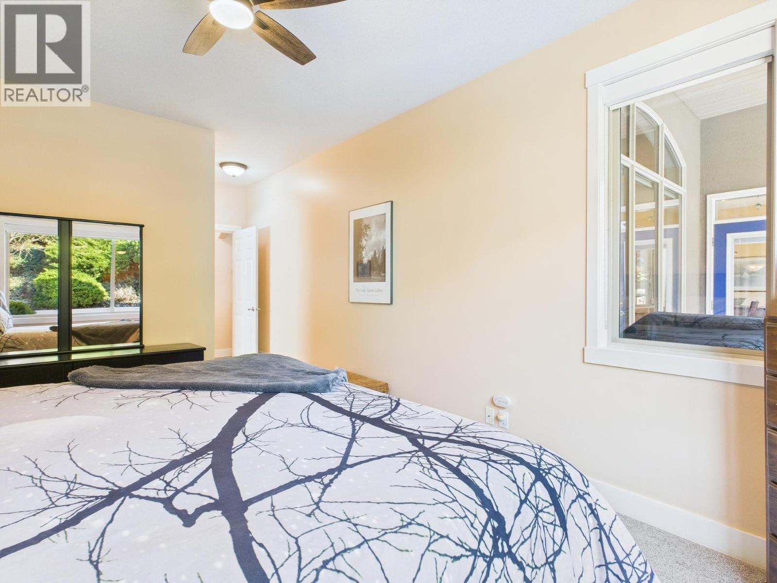 Picture for 12 WILDFLOWER  Court https://www.cirrealty.ca/reb/bc/3/10365633_18.jpg