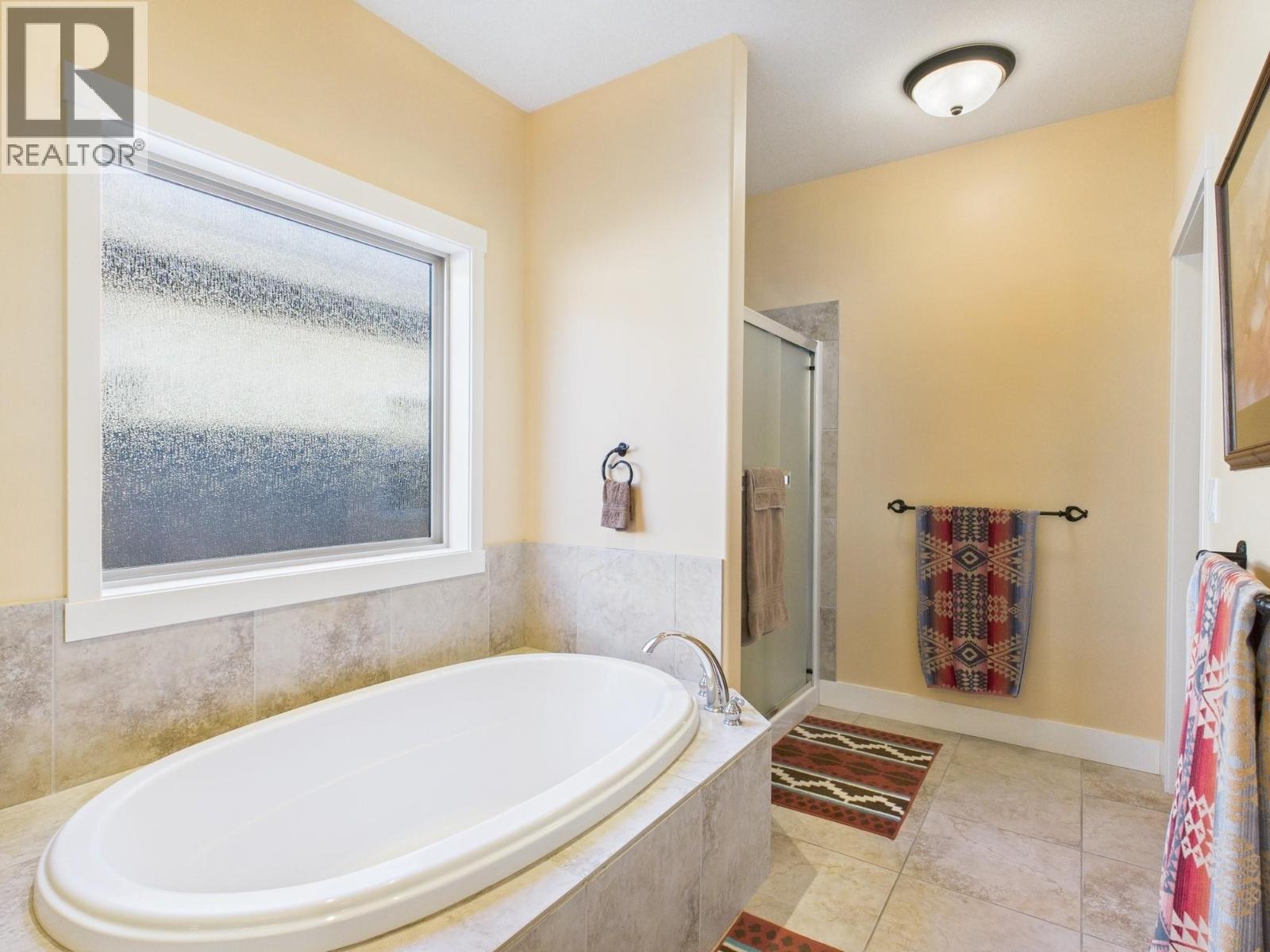 Picture for 12 WILDFLOWER  Court https://www.cirrealty.ca/reb/bc/3/10365633_19.jpg